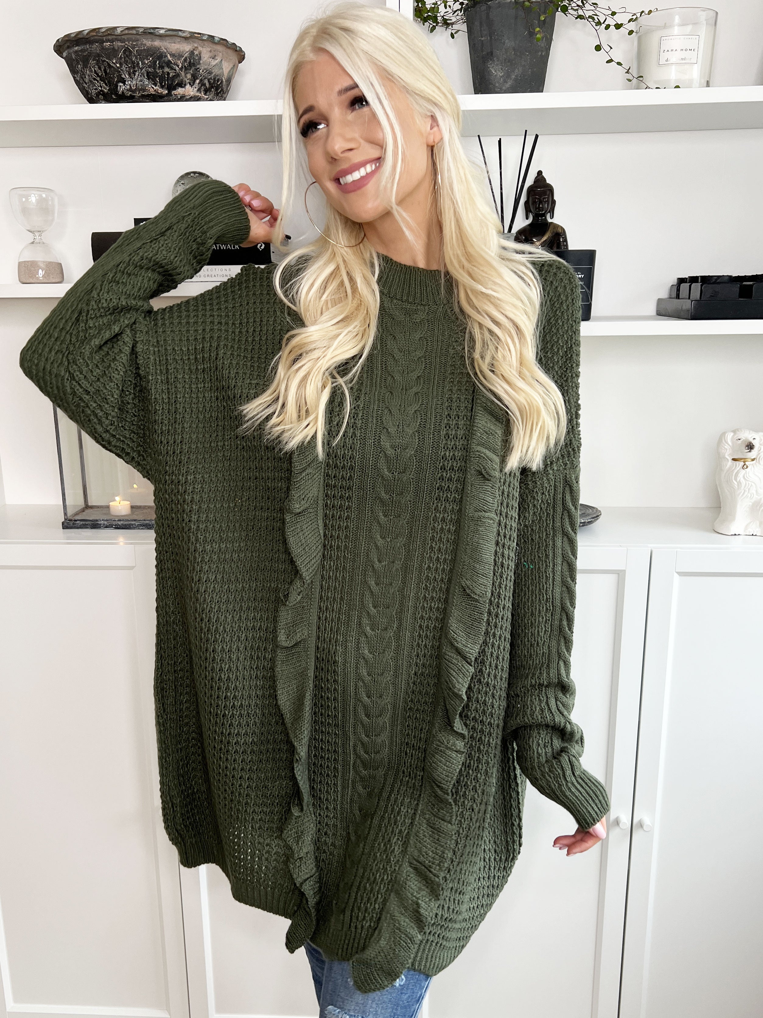 Lalisa - Söt stickad klänning med kabelstickning och volanger - Pink