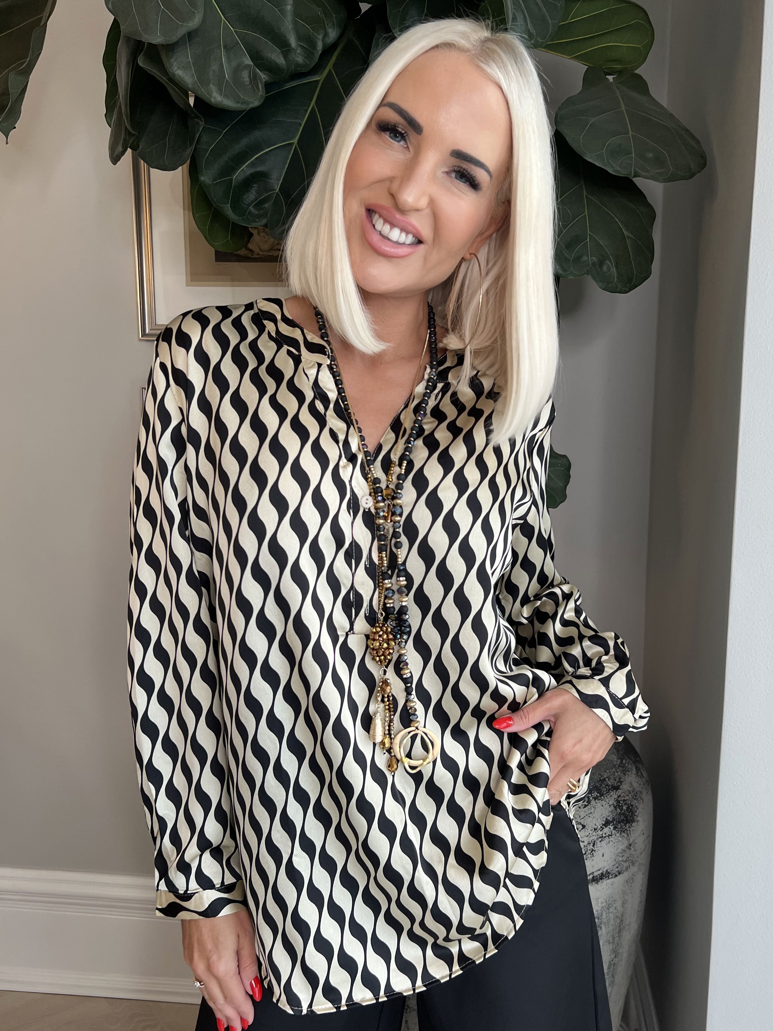 Leona - Mångfärgad mönstrad skjorta i silkeslook