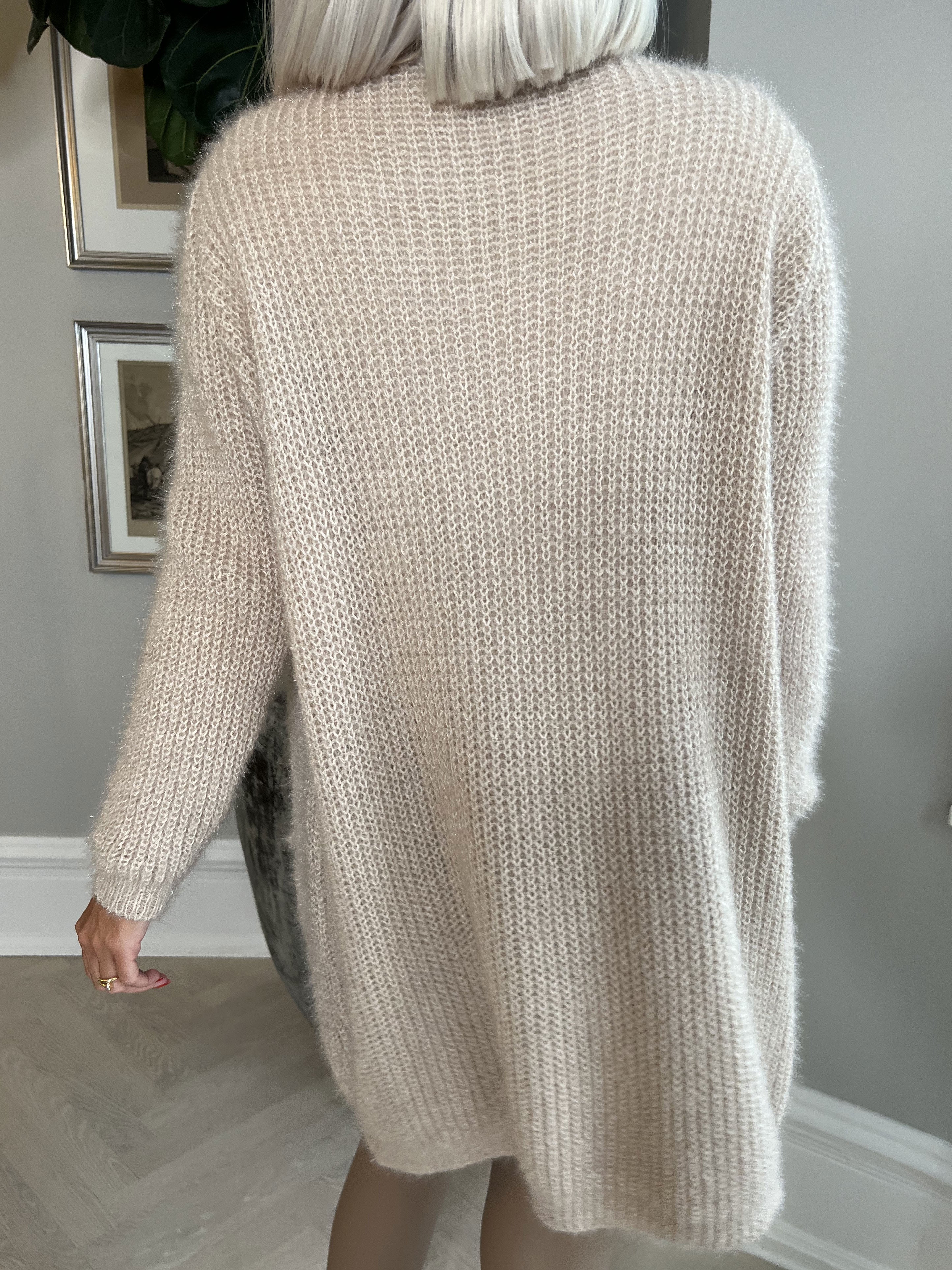 Levy - Svart fluffig kofta med fickor