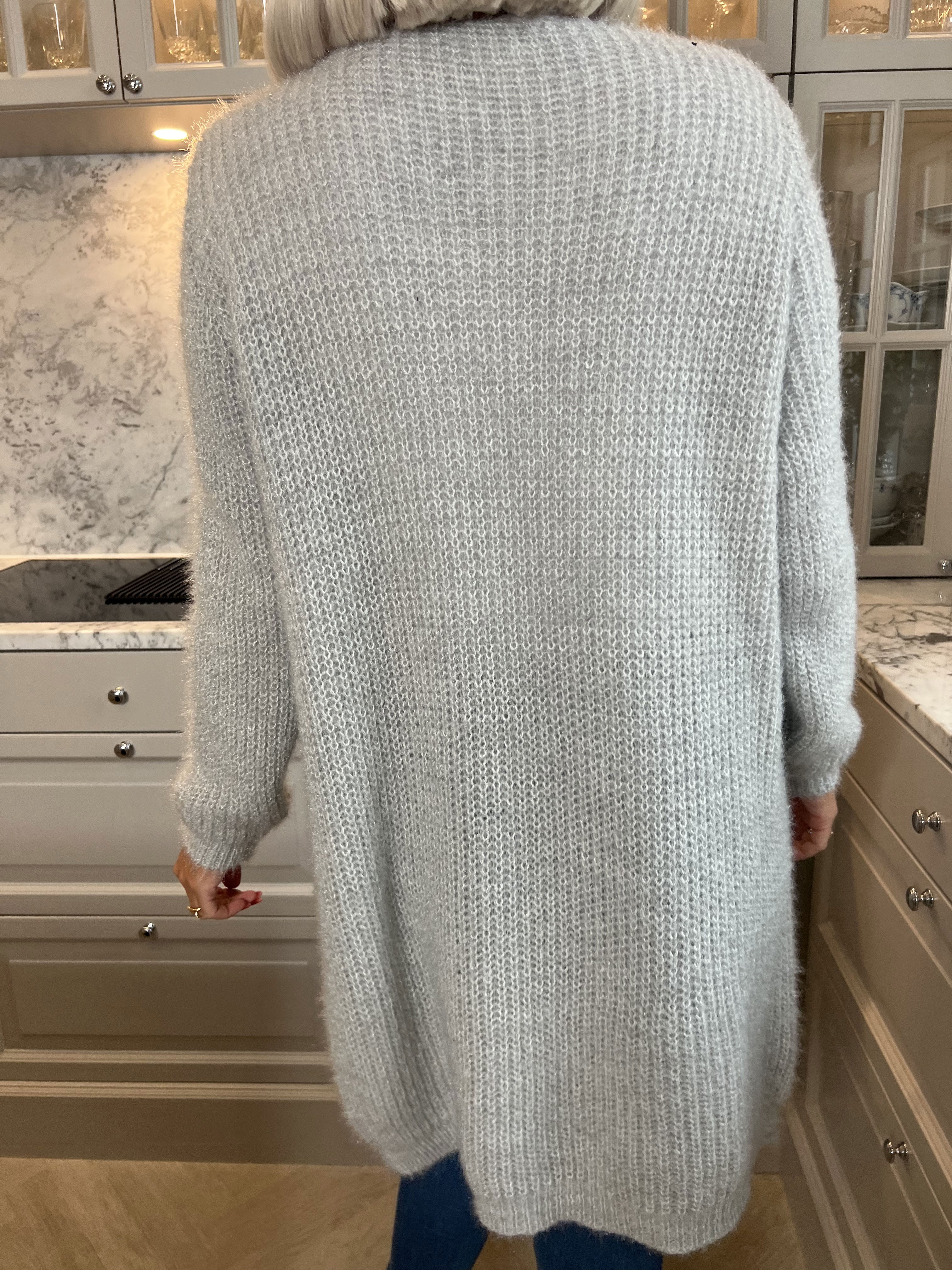 Levy - Svart fluffig kofta med fickor