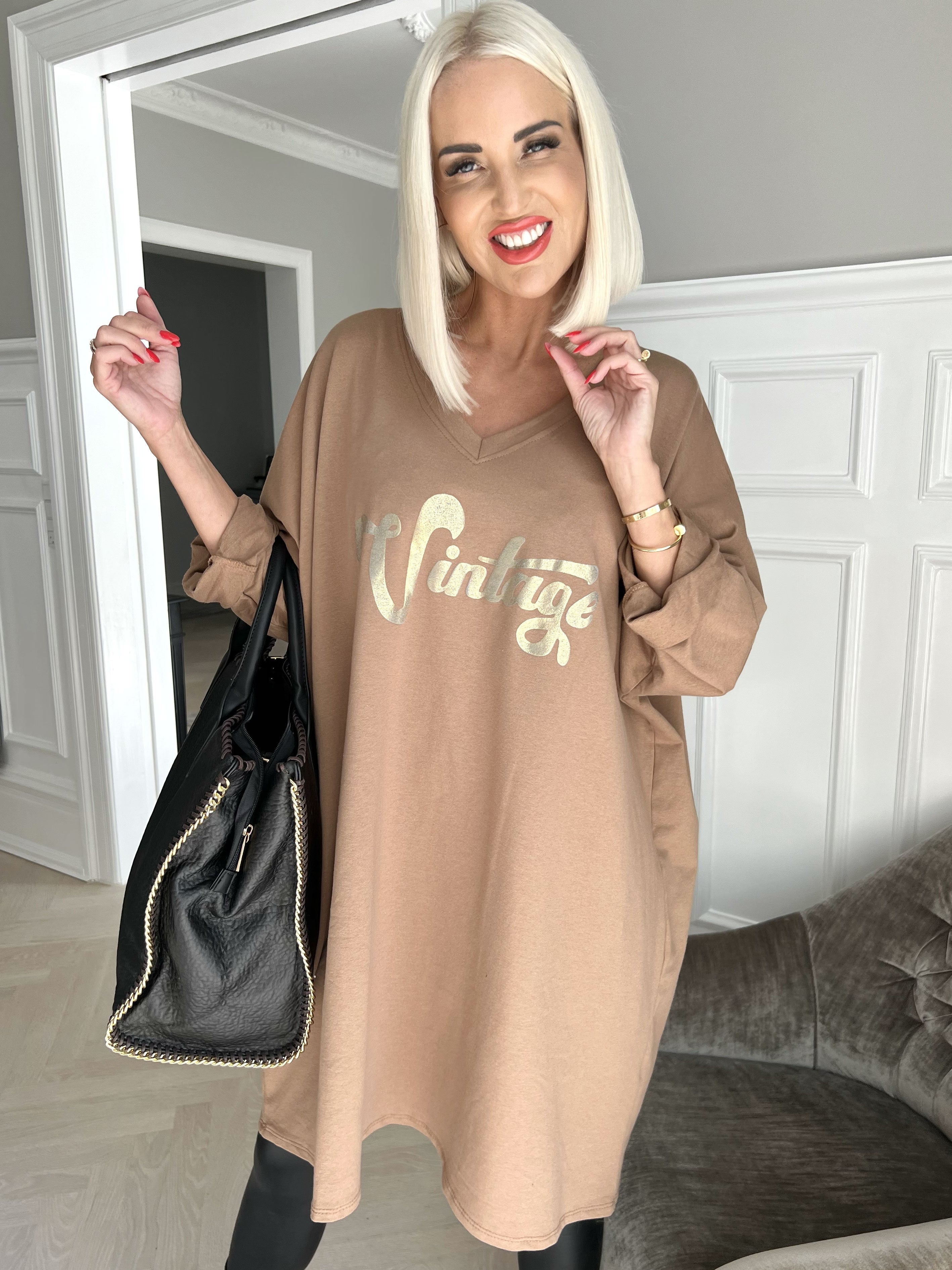 Liana - joggingklänning med guldtryck