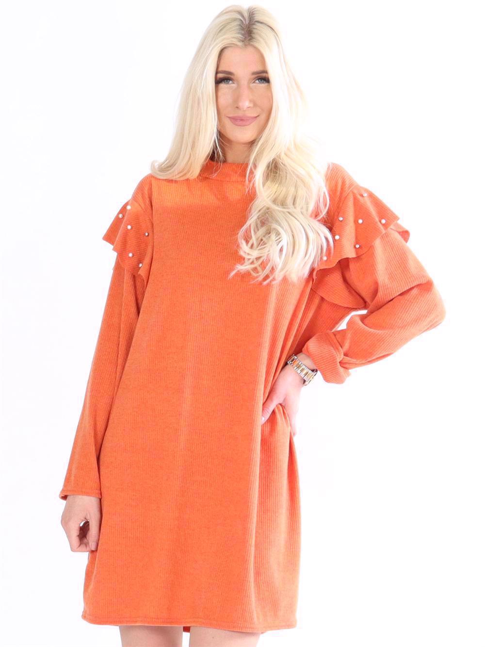 Linda - Mjuk klänning med pärlor och volanger