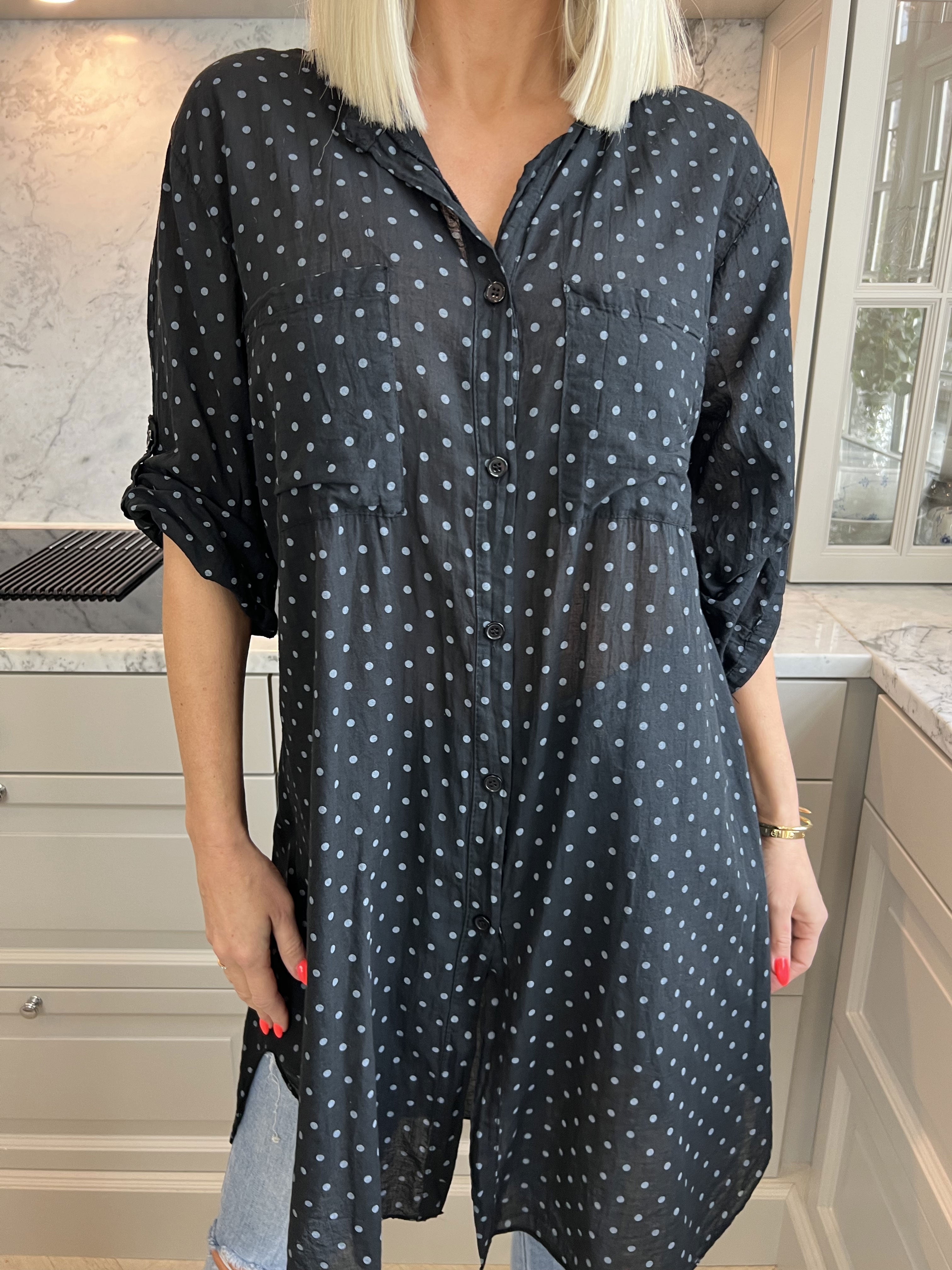 Linda - Skjorta i bomull med små prickar