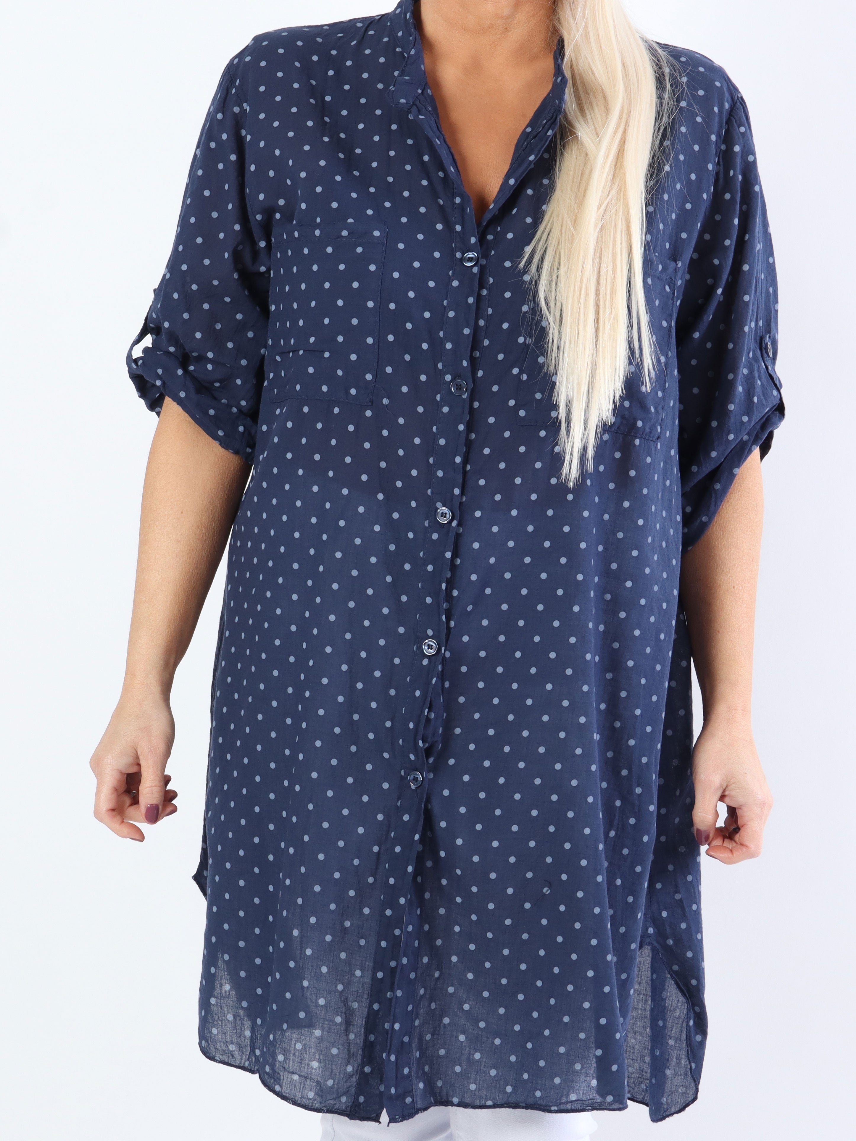Linda - Plus size skjorta i bomull med små prickar
