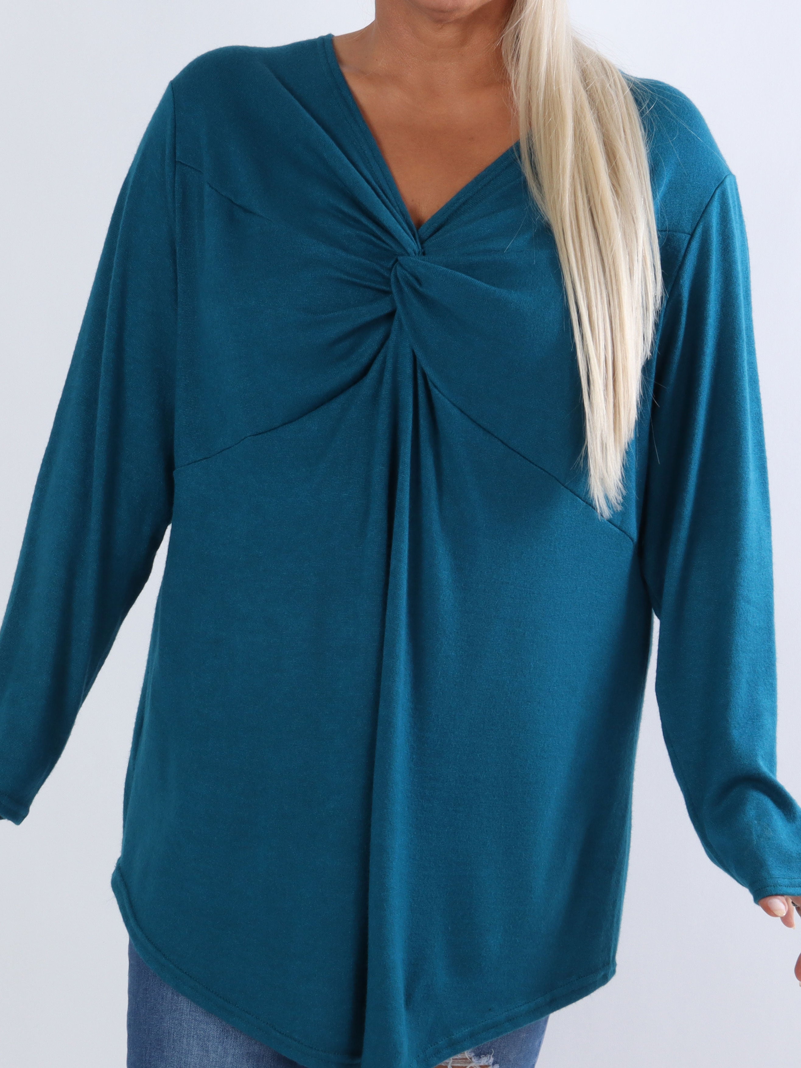 Linn - Mjuk plus size blus med knut på bröstet