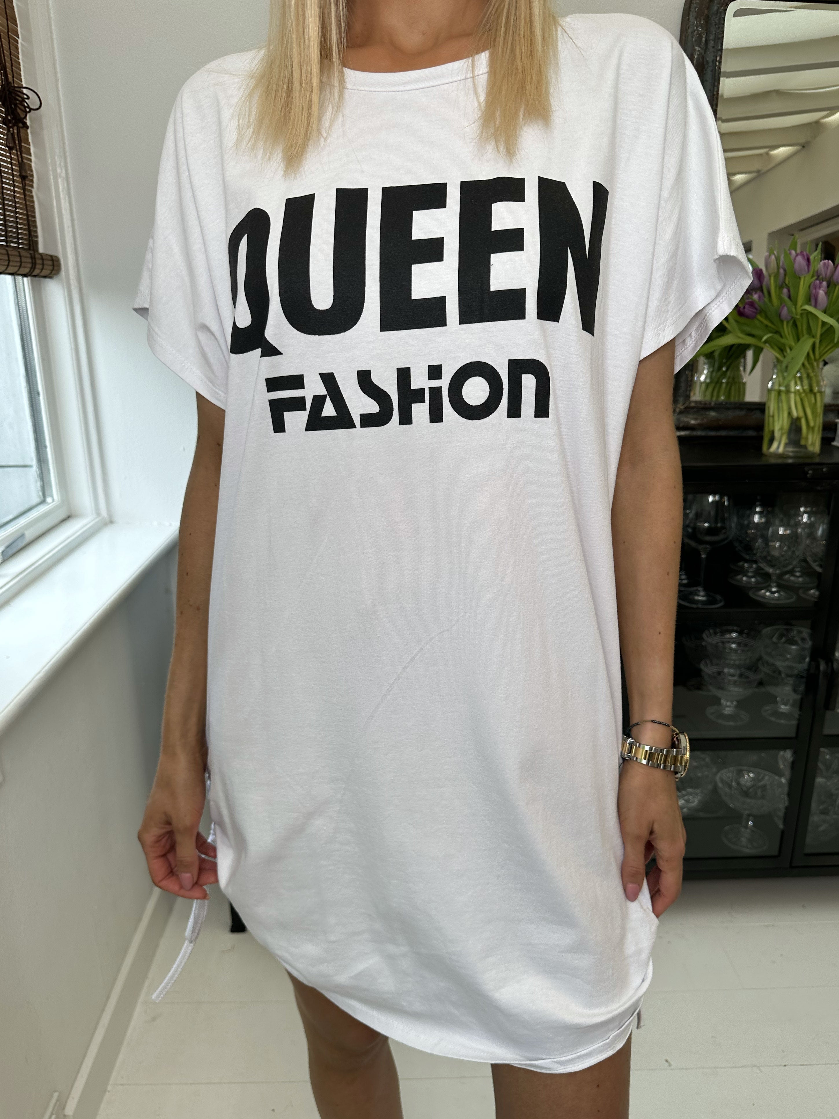 Linnea - T-shirt klänning med text och spets - Grey