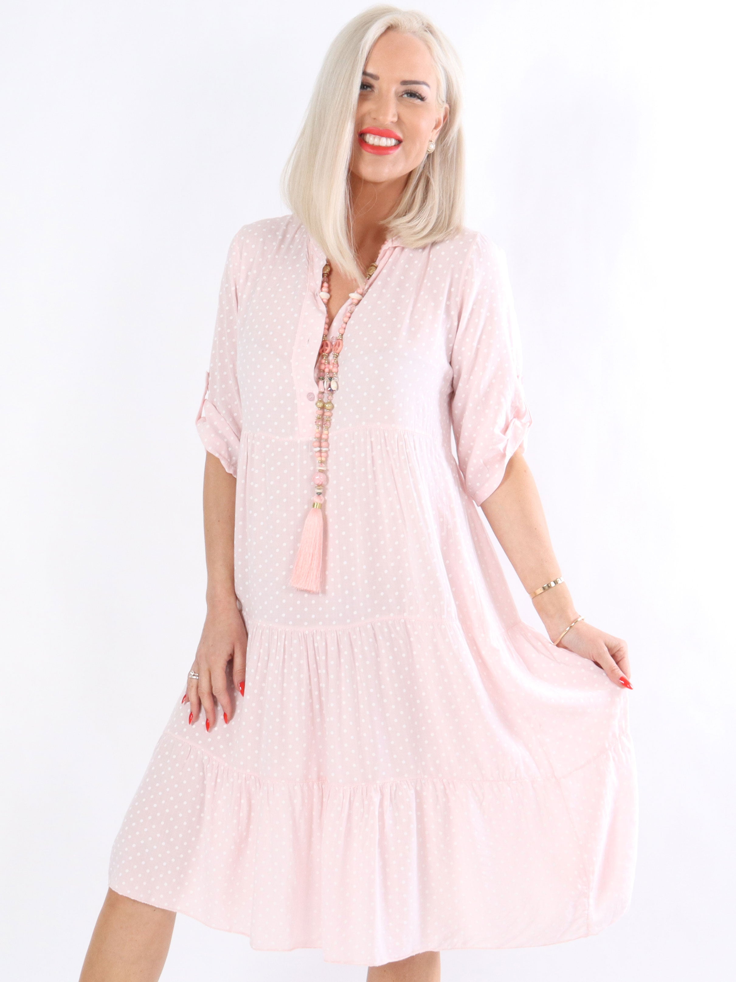 Linnet - Klänning med prickar i lager på lager-look