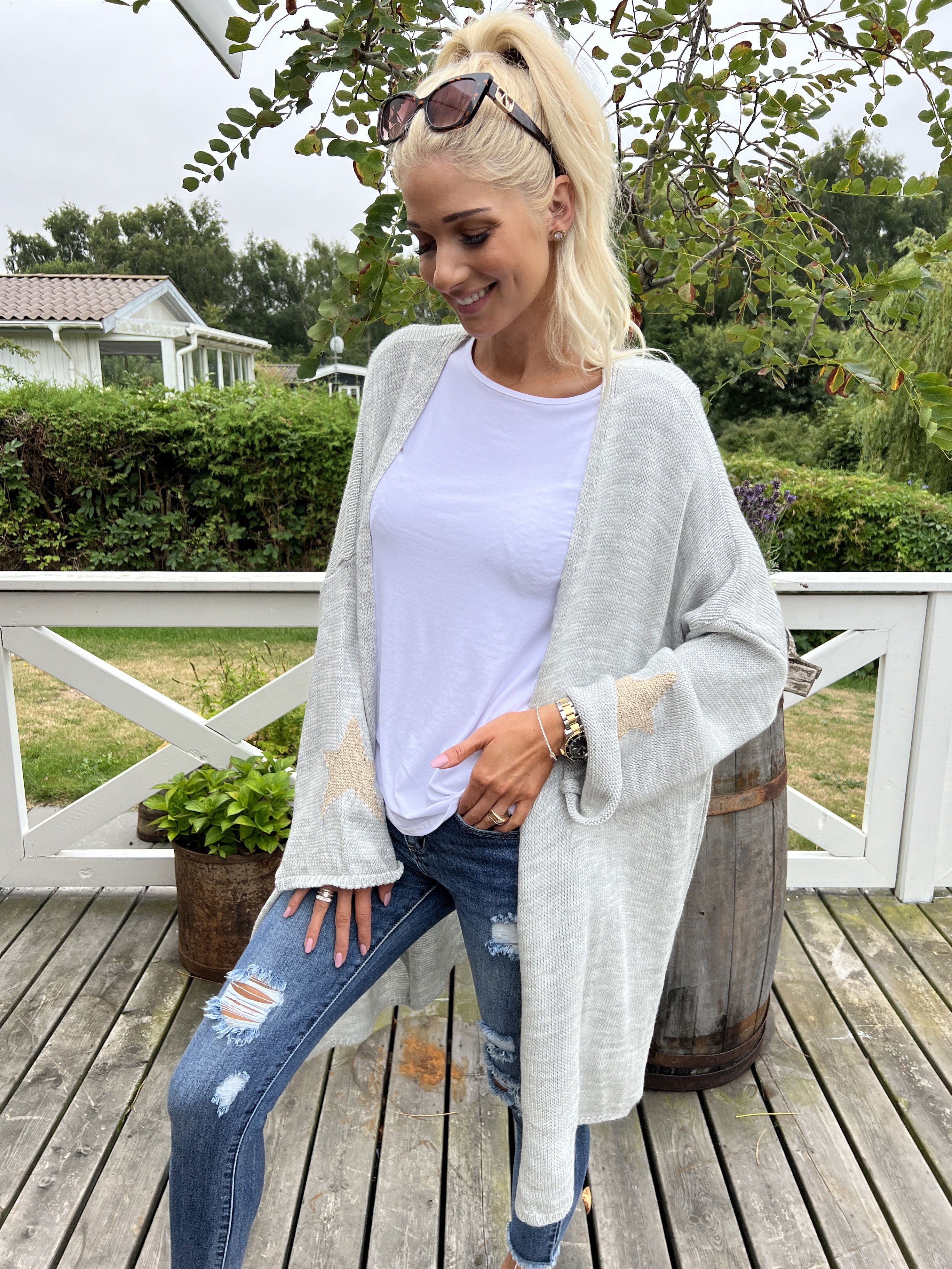 Lowa - Stickad kofta med stjärna på ärmen