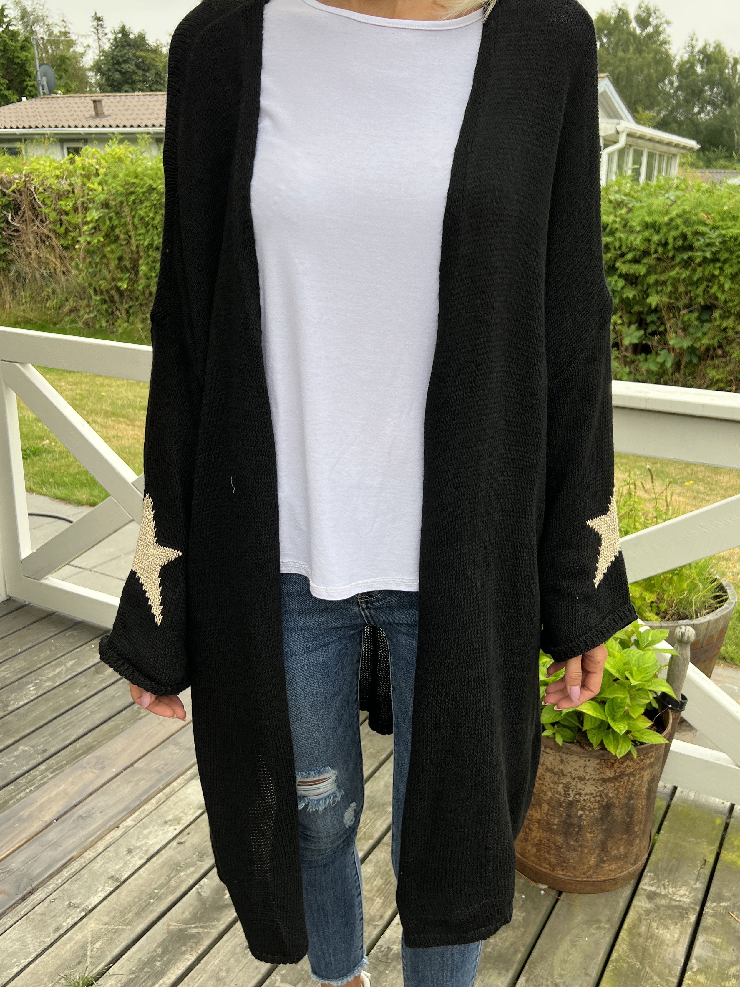 Lowa - Stickad kofta med stjärna på ärmen