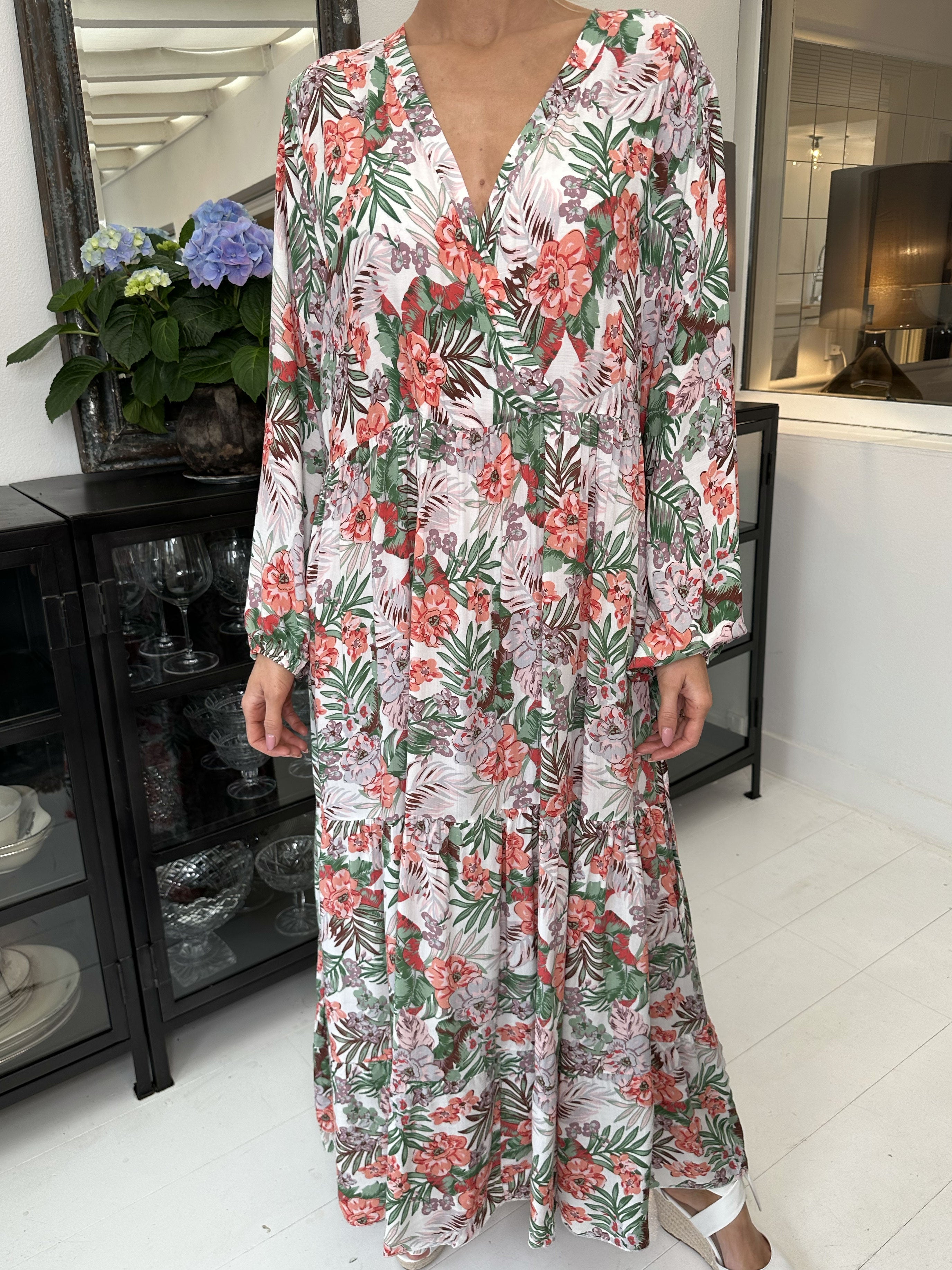 Alasca lydia - Klänning i mjukt tyg med palmblad och blommor - White