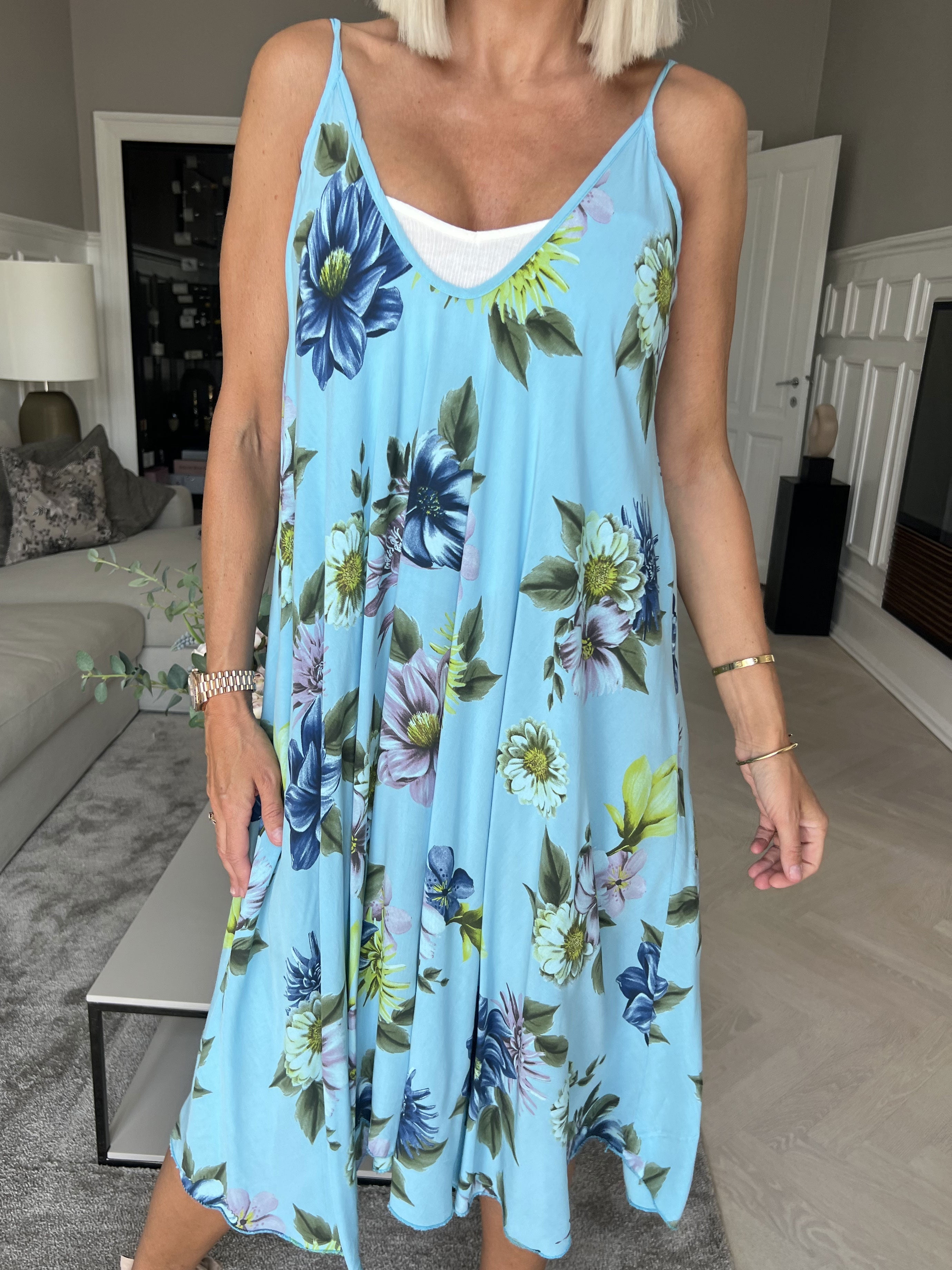 Maddie Flower - Söt klänning med band och blommönster - Light blue