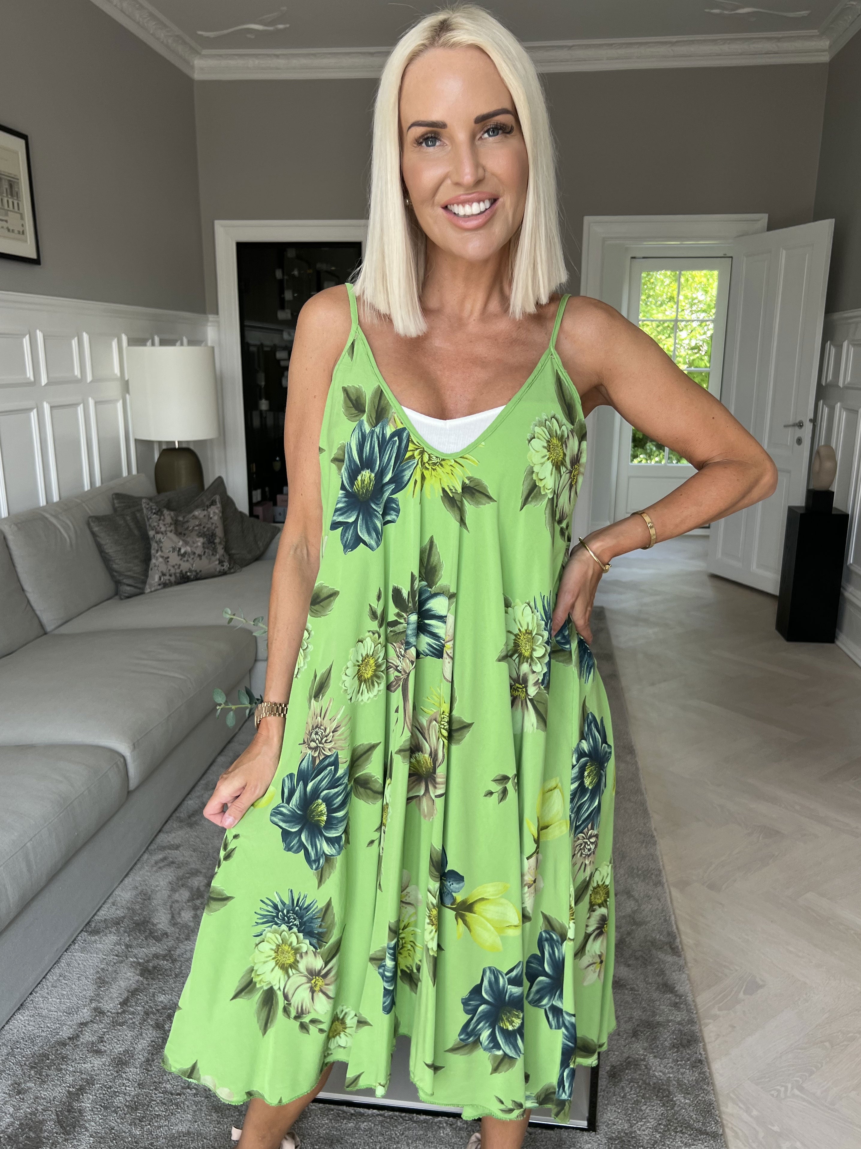 Maddie Flower - Söt klänning med band och blommönster - Green