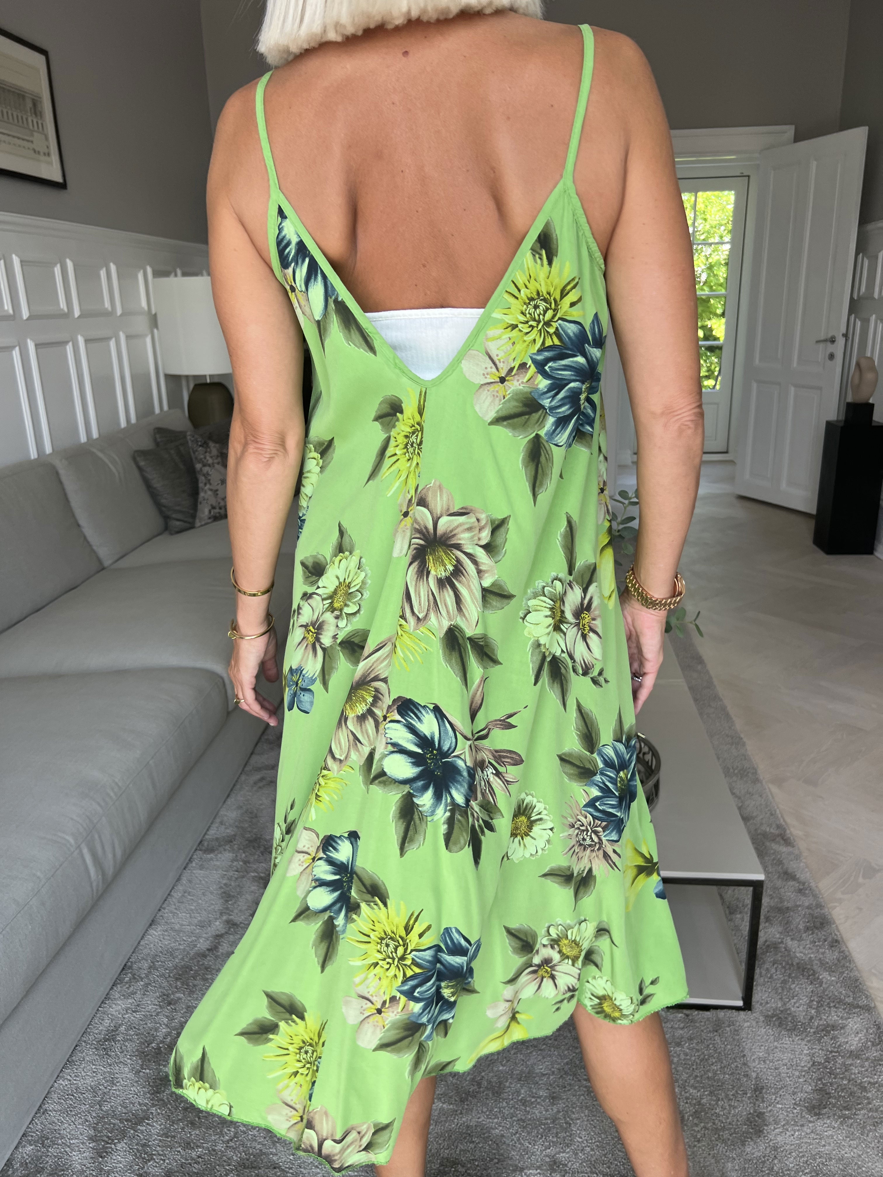 Maddie Flower - Söt klänning med band och blommönster