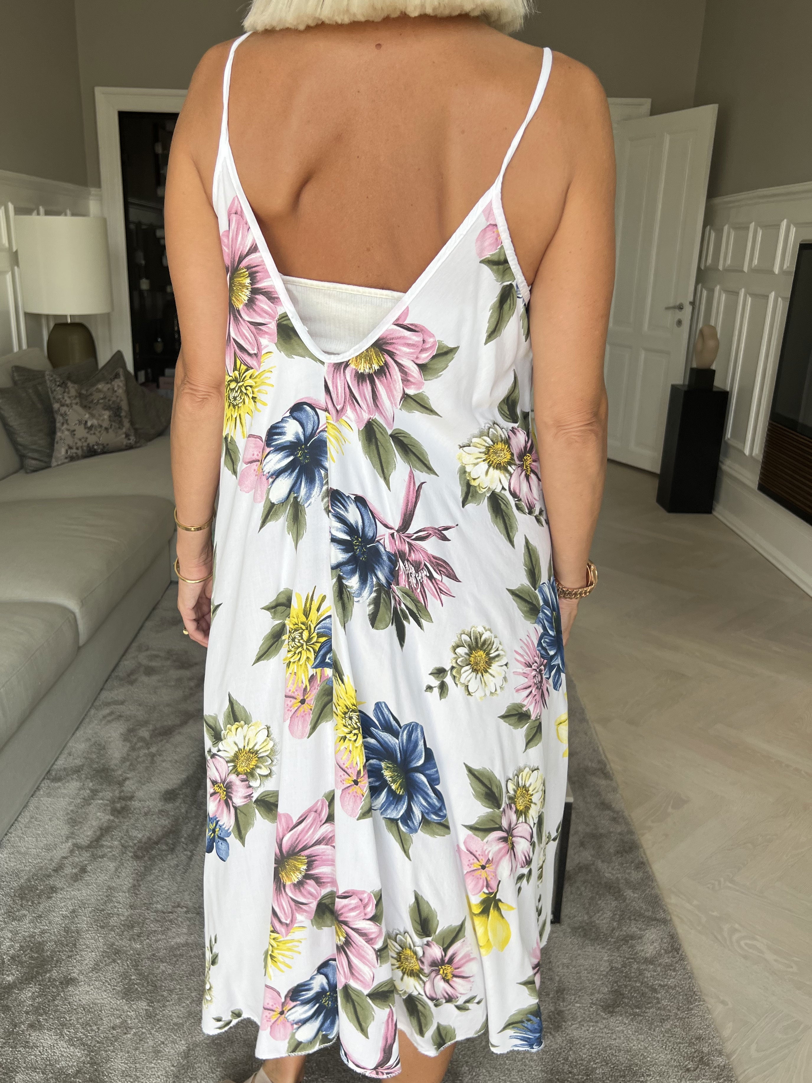 Maddie Flower - Söt klänning med band och blommönster