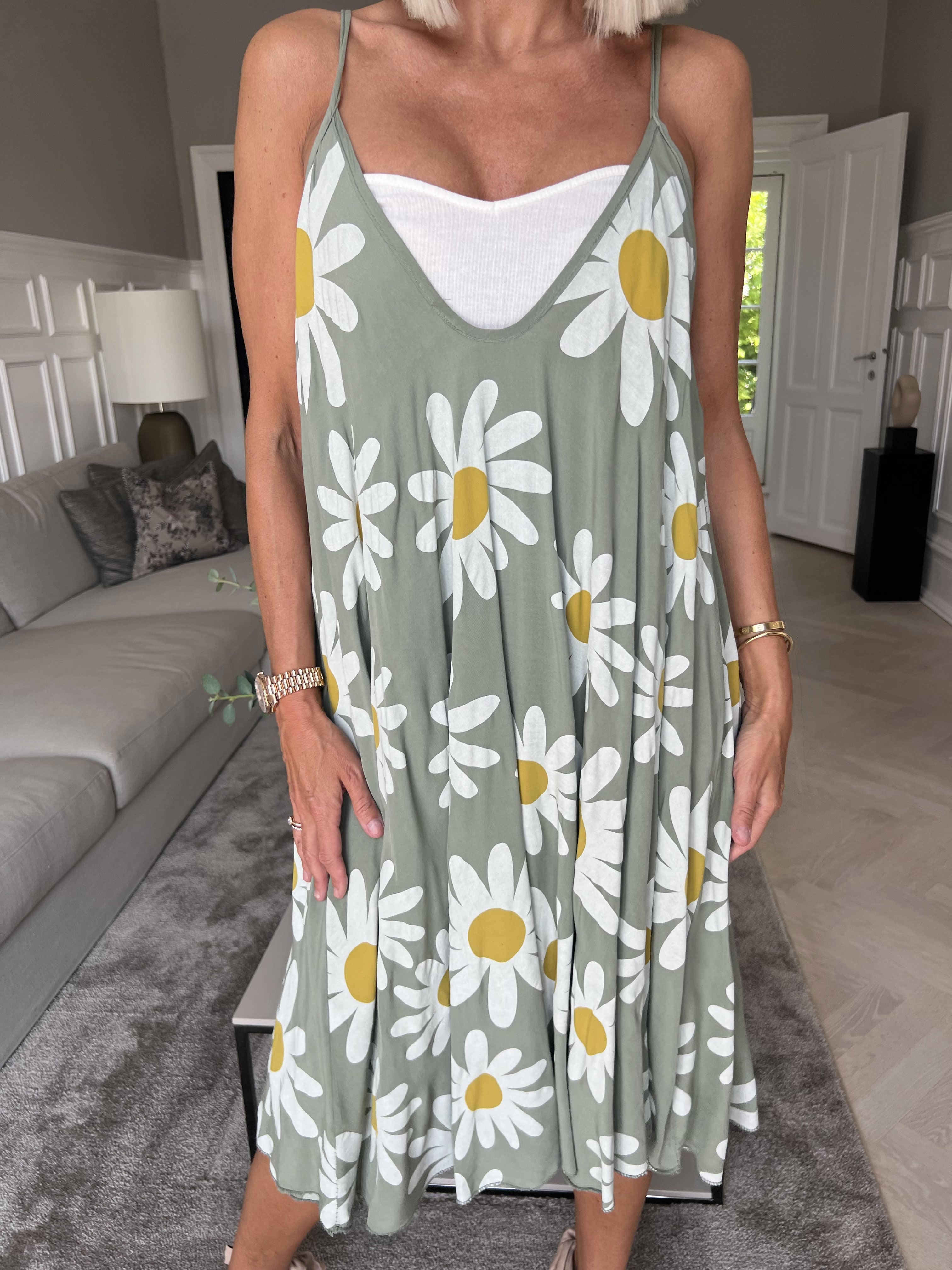 Maddie Sunflower - Söt klänning med band och blommönster - Purple