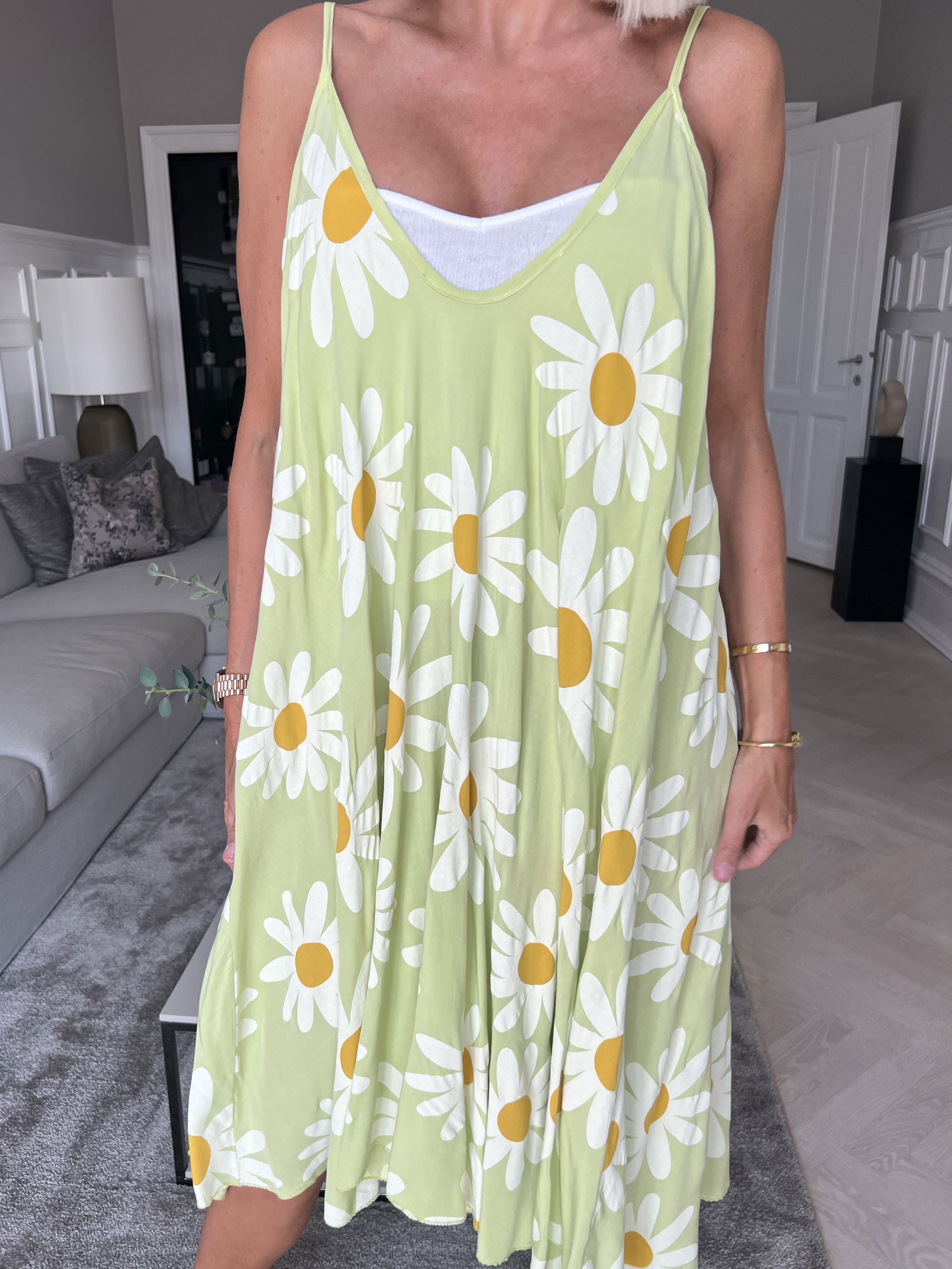 Maddie Sunflower - Söt klänning med band och blommönster - Army