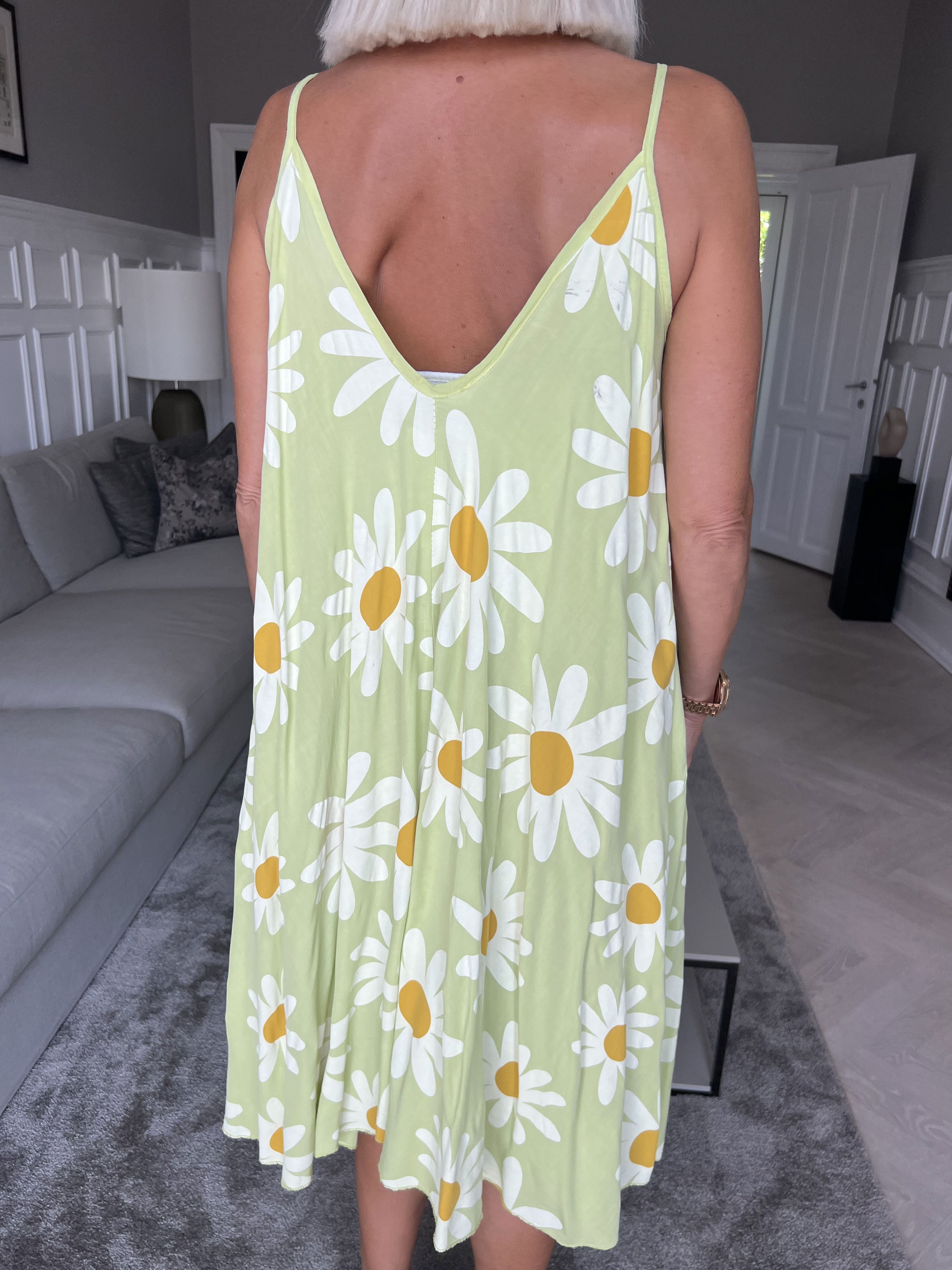 Maddie Sunflower - Söt klänning med band och blommönster