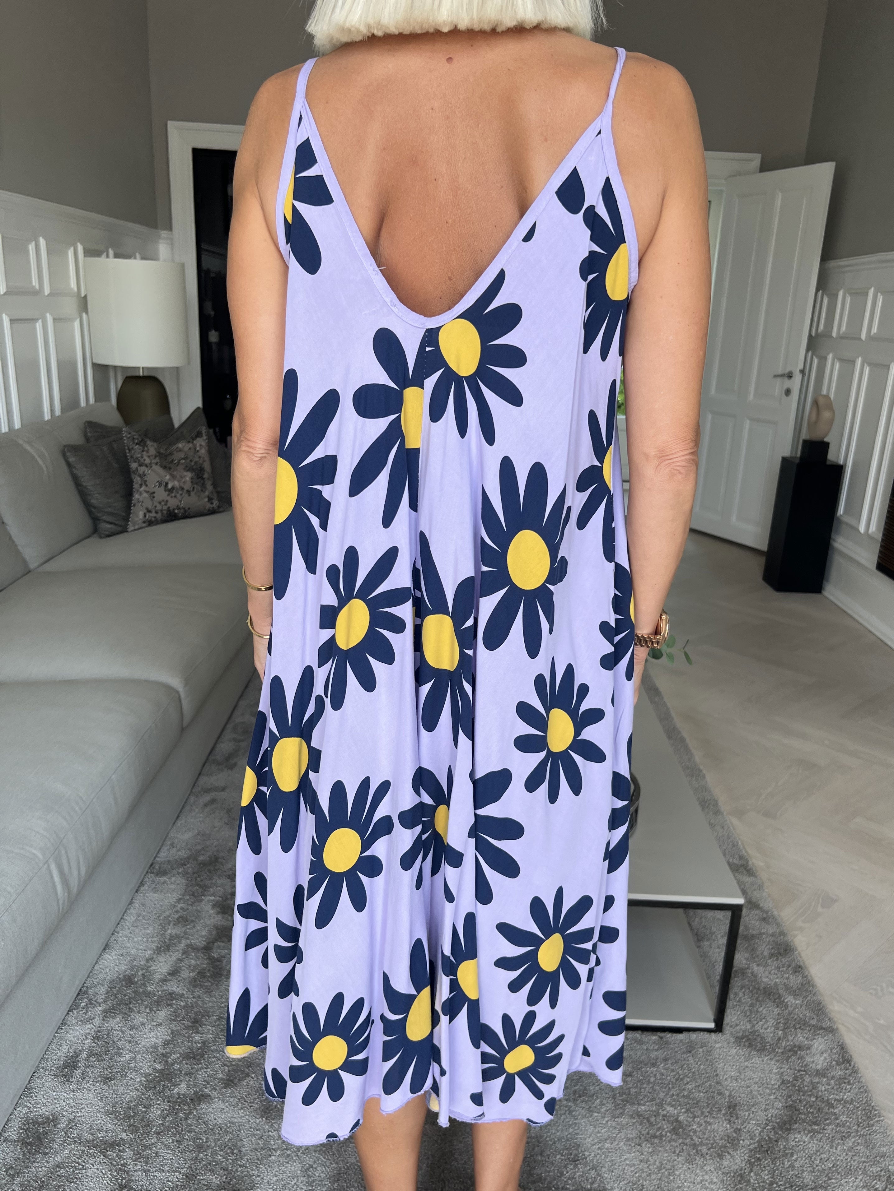 Maddie Sunflower - Söt klänning med band och blommönster