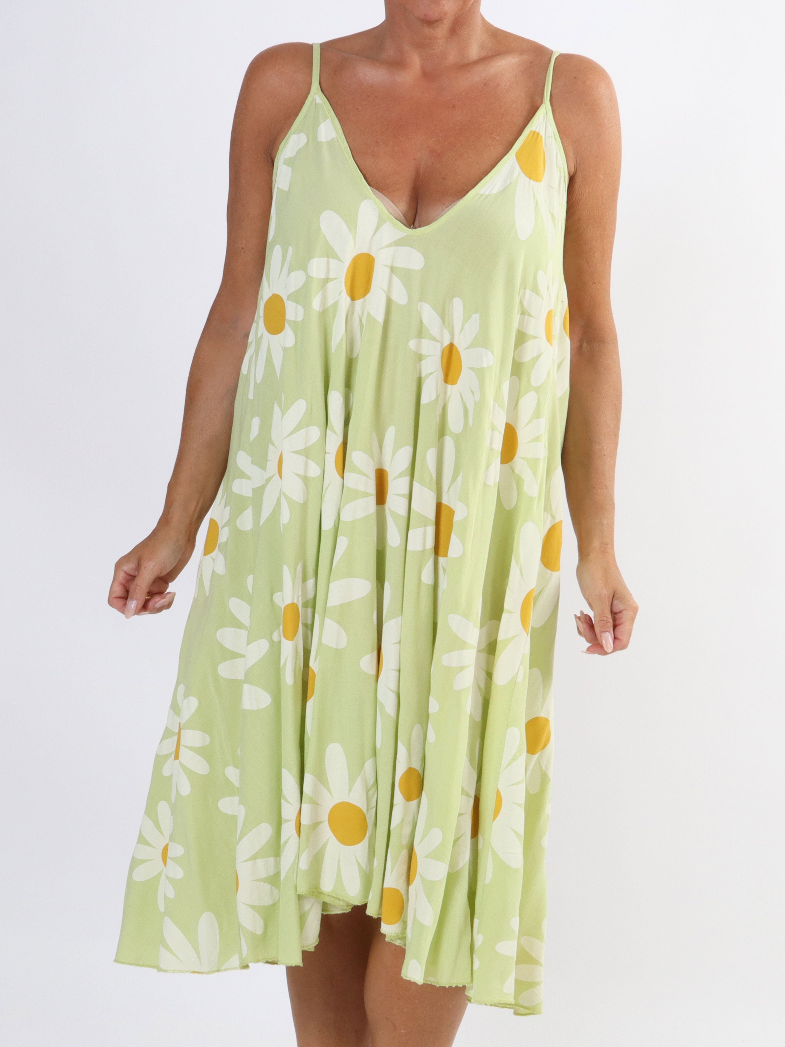 Maddie Sunflower - Söt klänning i plus size med blomstermotiv - Army