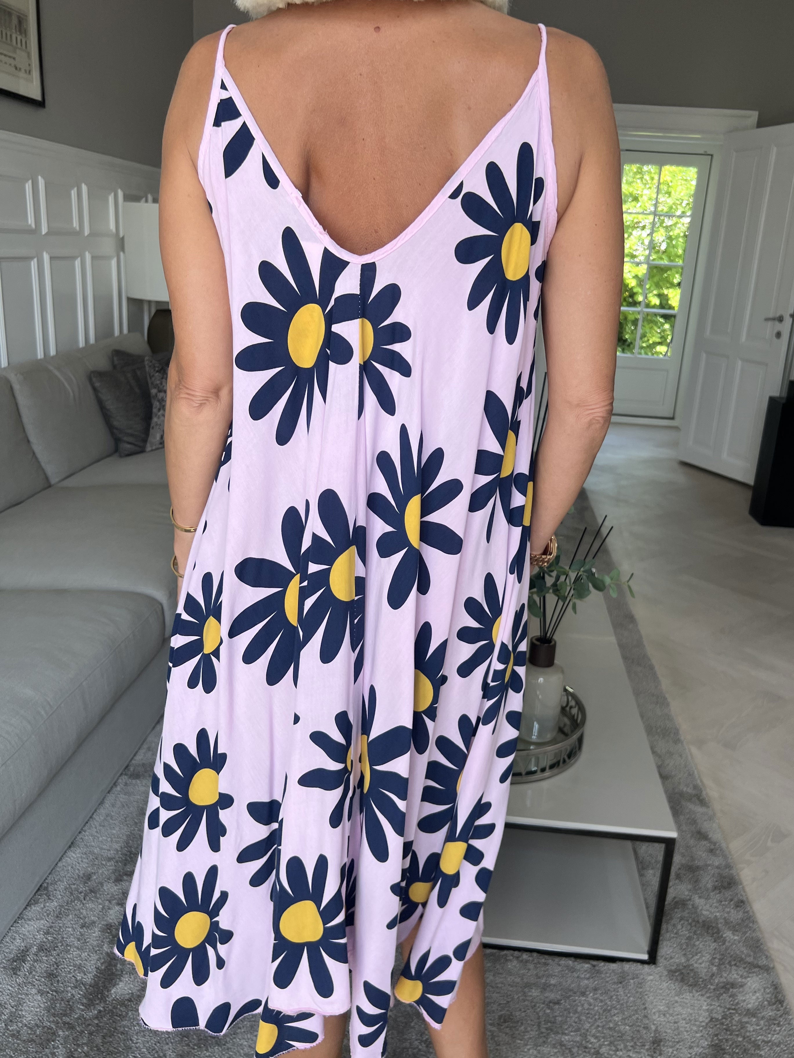 Maddie Sunflower - Söt klänning med band och blommönster