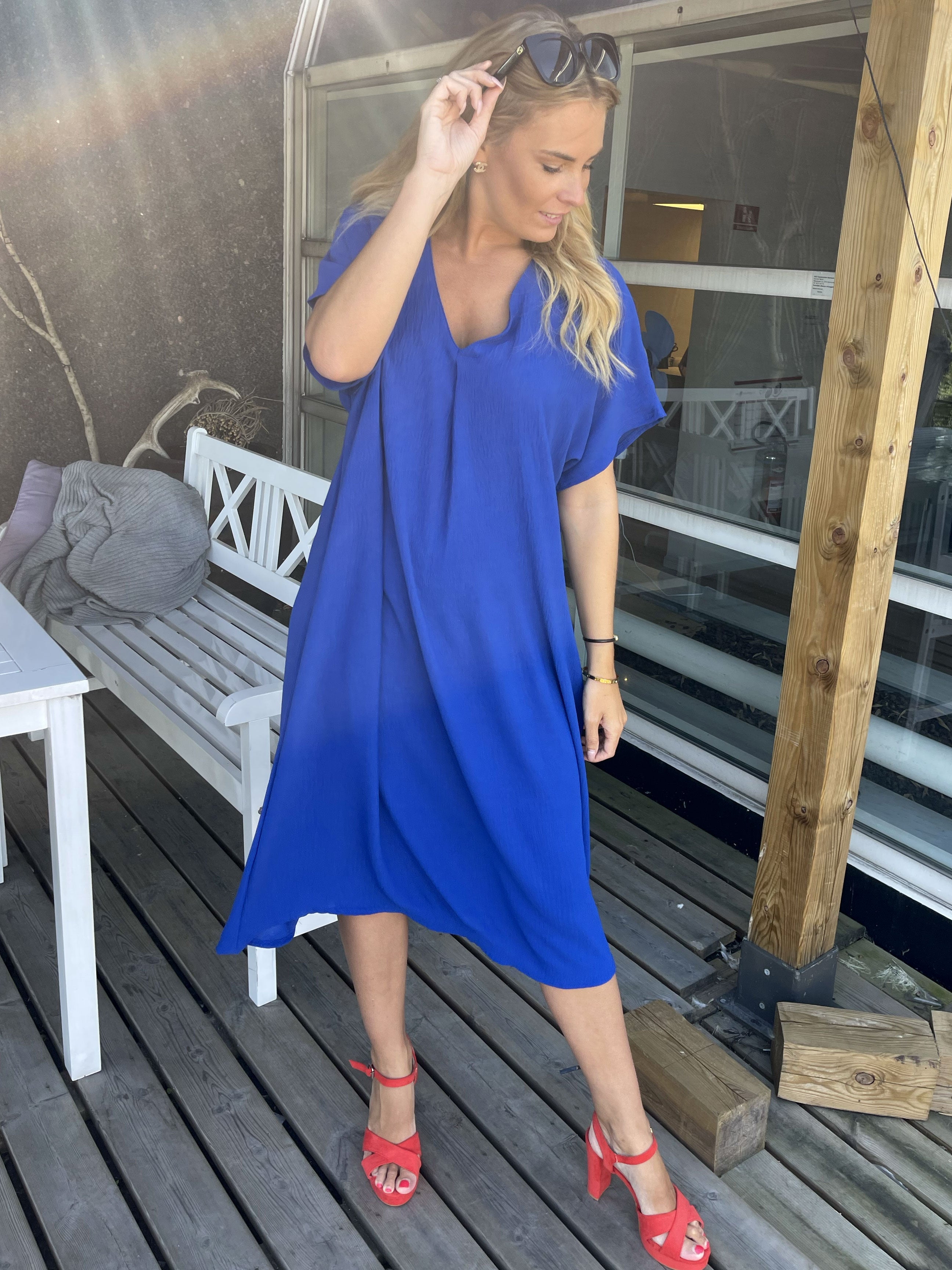 Magga - Lång enkel t-shirt klänning - Blue