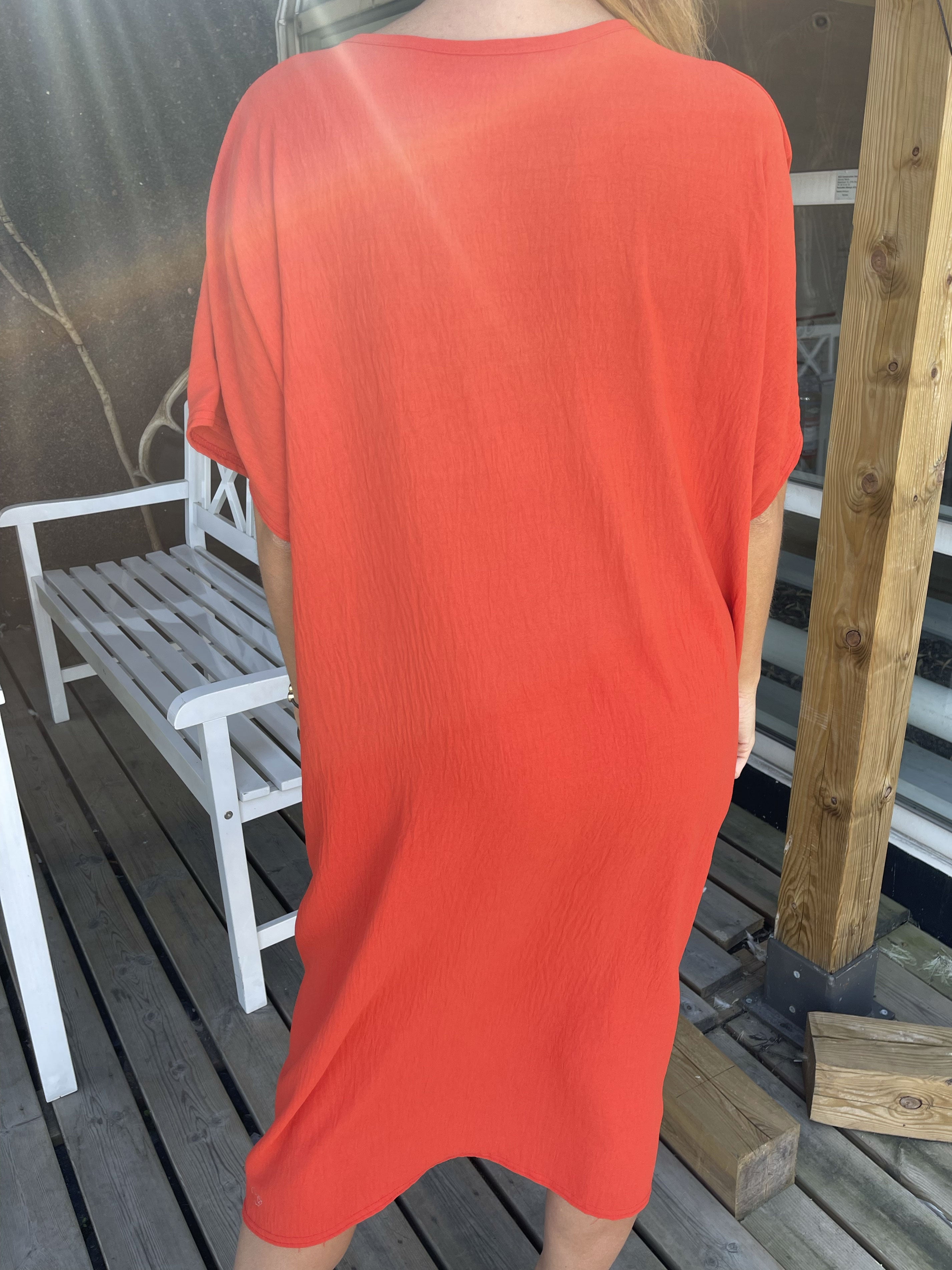 Magga - Lång enkel t-shirt klänning