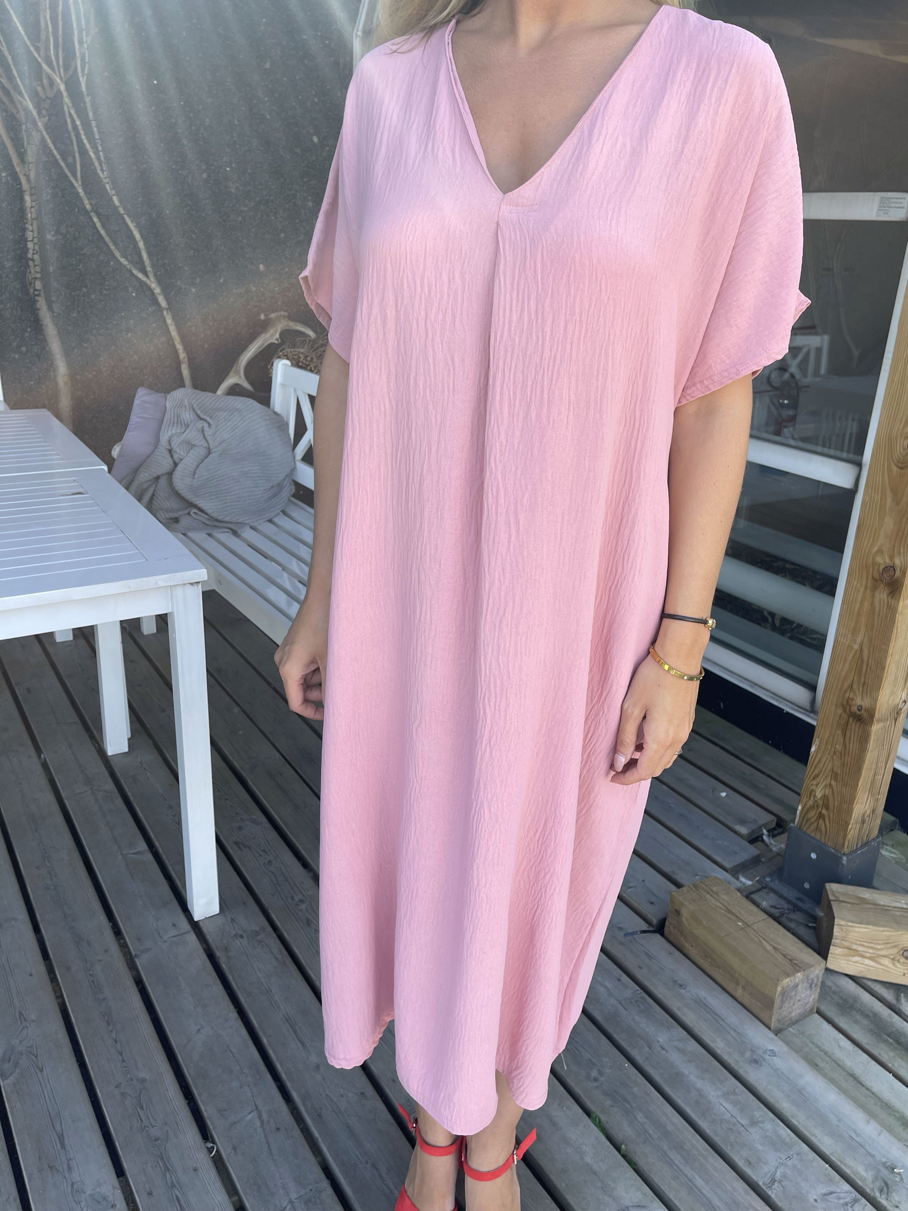 Magga - Lång enkel t-shirt klänning