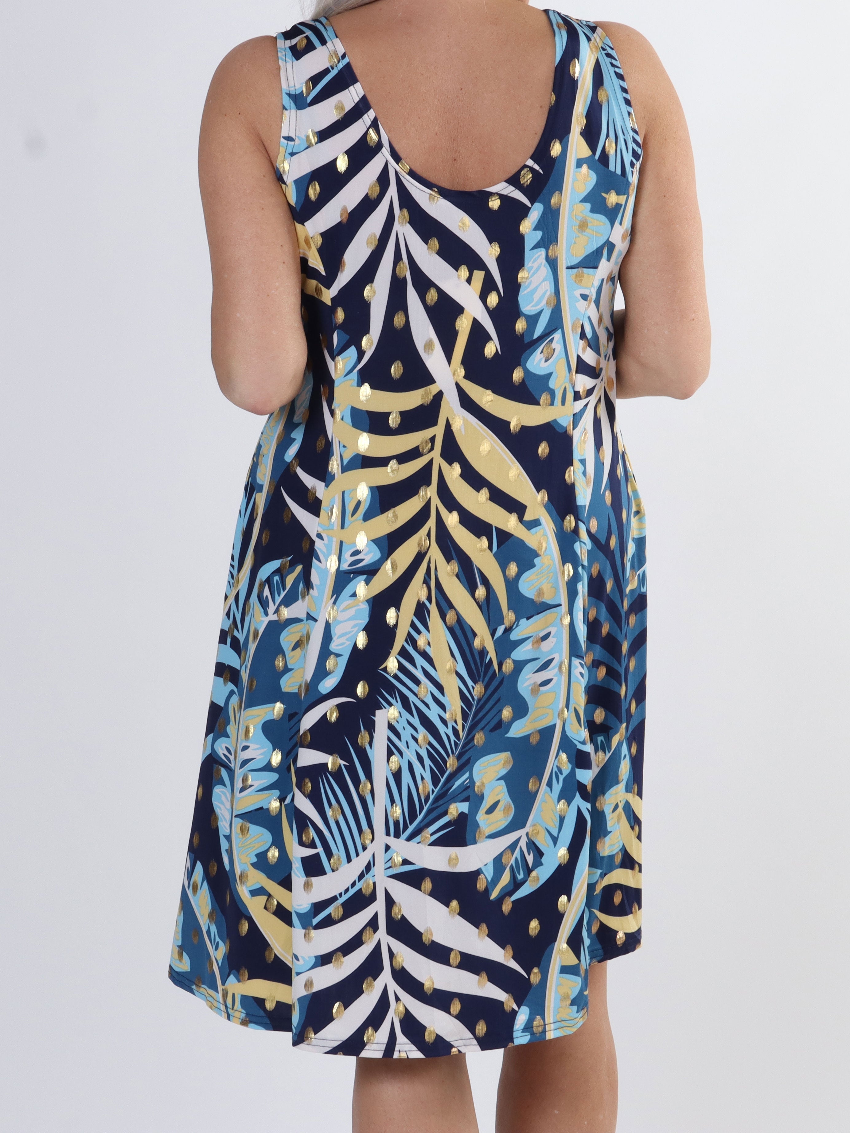 Maj - Söt stretchig plus size sommarklänning med guldfläckar