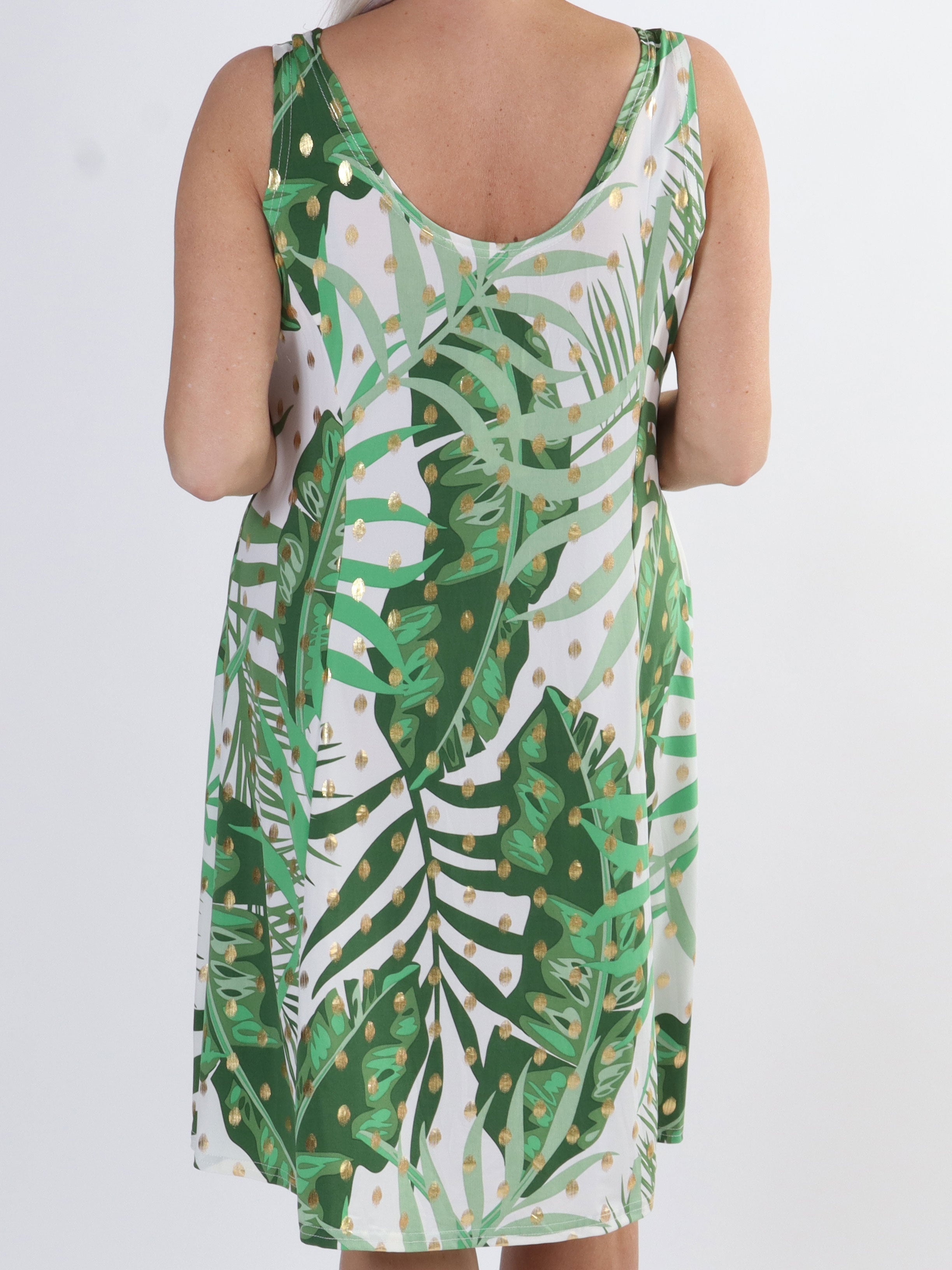 Maj - Söt stretchig plus size sommarklänning med guldfläckar