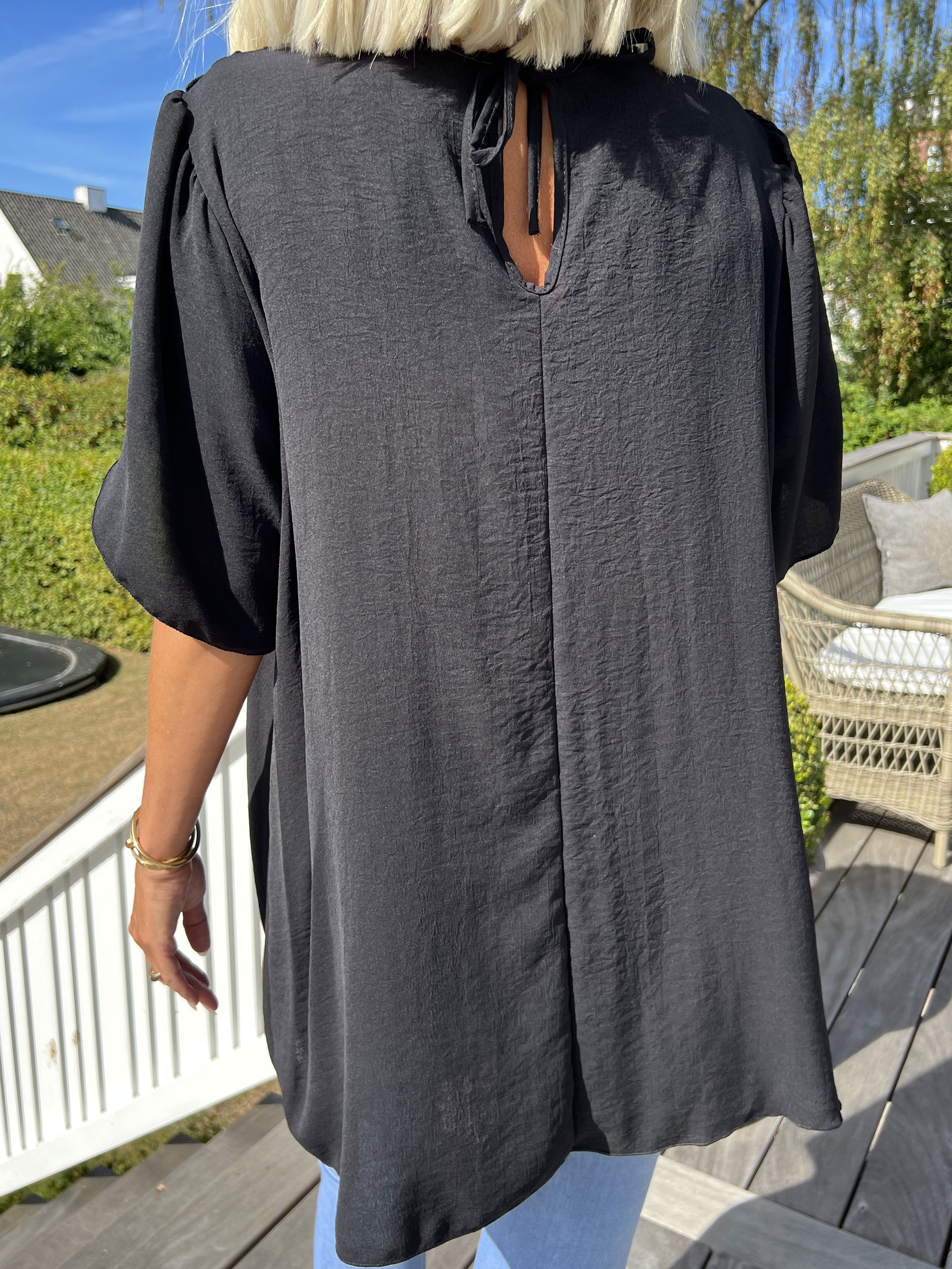 Malle - Söt tunika med spets