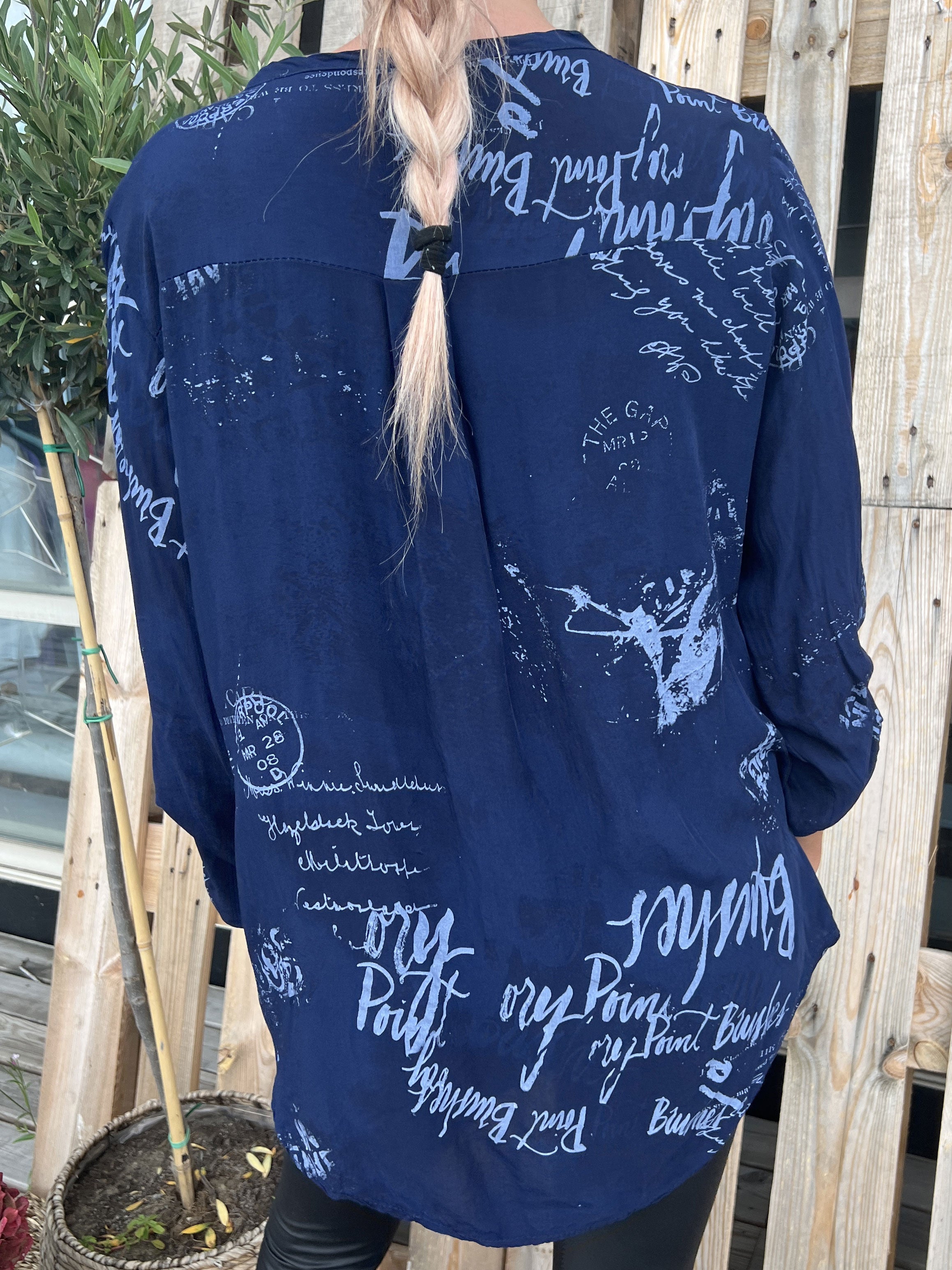 Malone - Skjorta med tryck och ficka på bröstet - Black