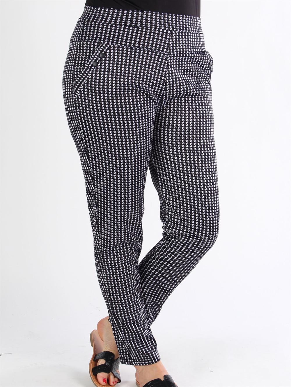Manhattan - Svartvita byxor i rutigt mönster