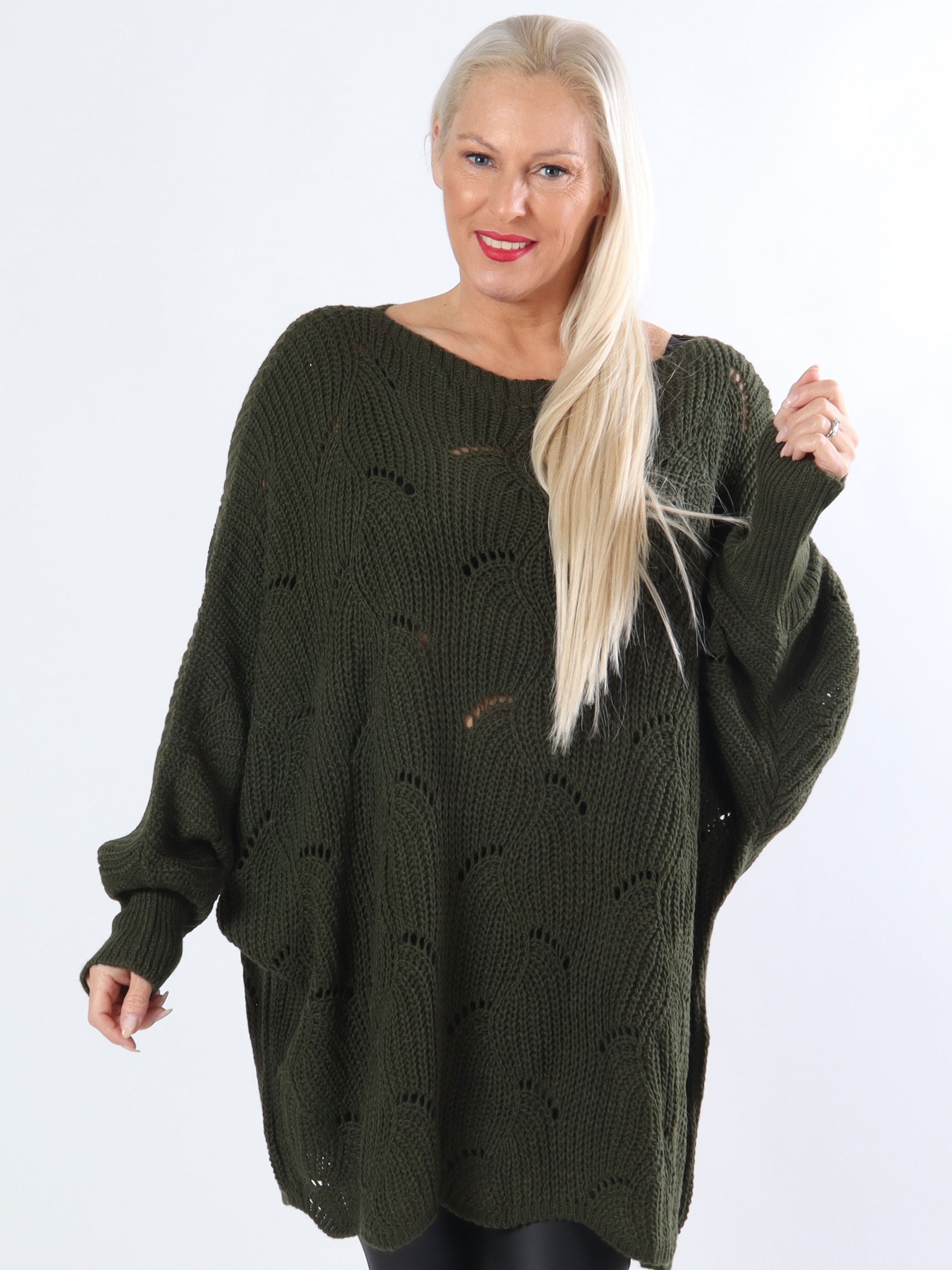 Manja - Plus size stickad med hålmönster - Red