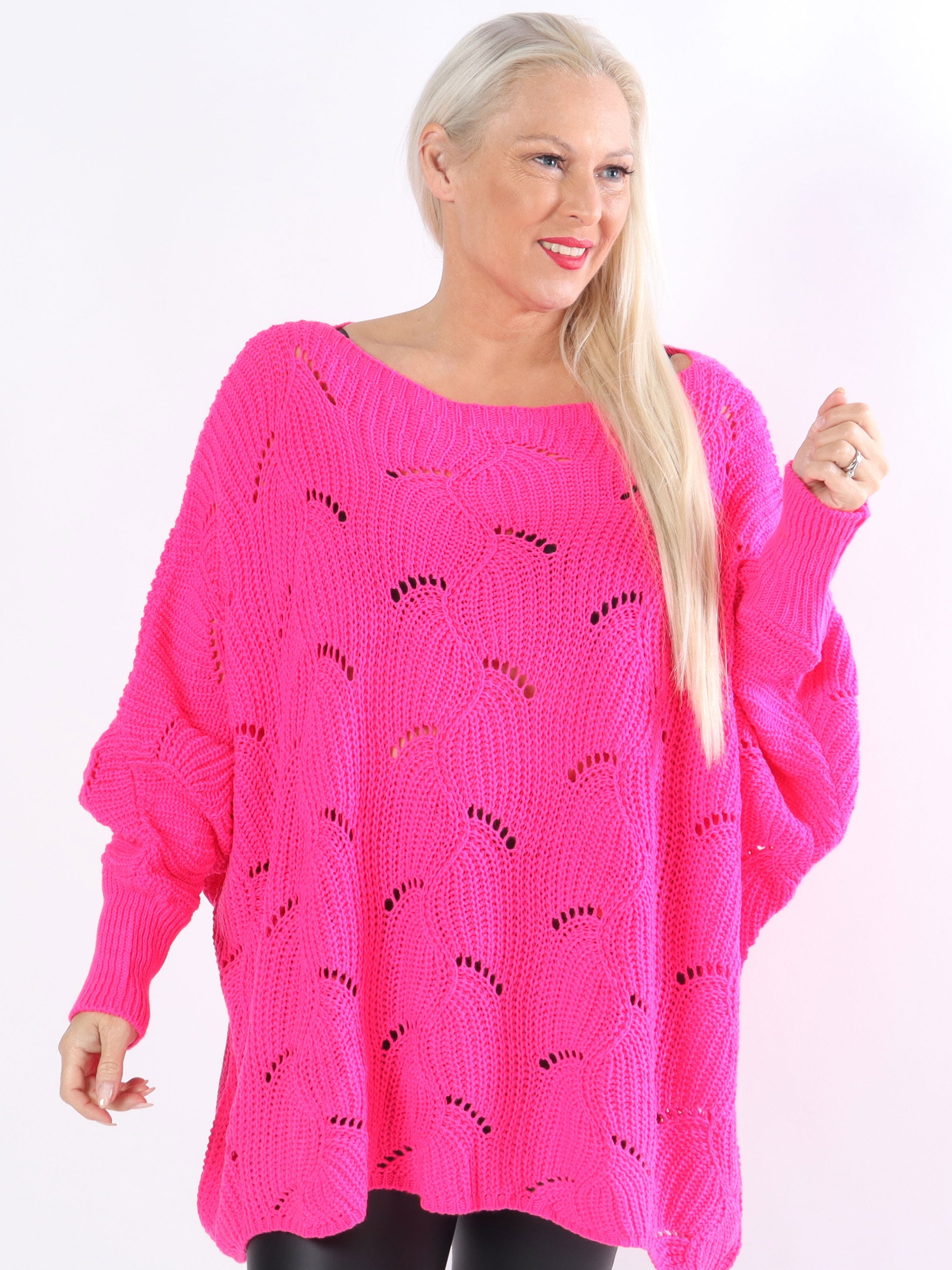 Manja - Plus size stickad med hålmönster