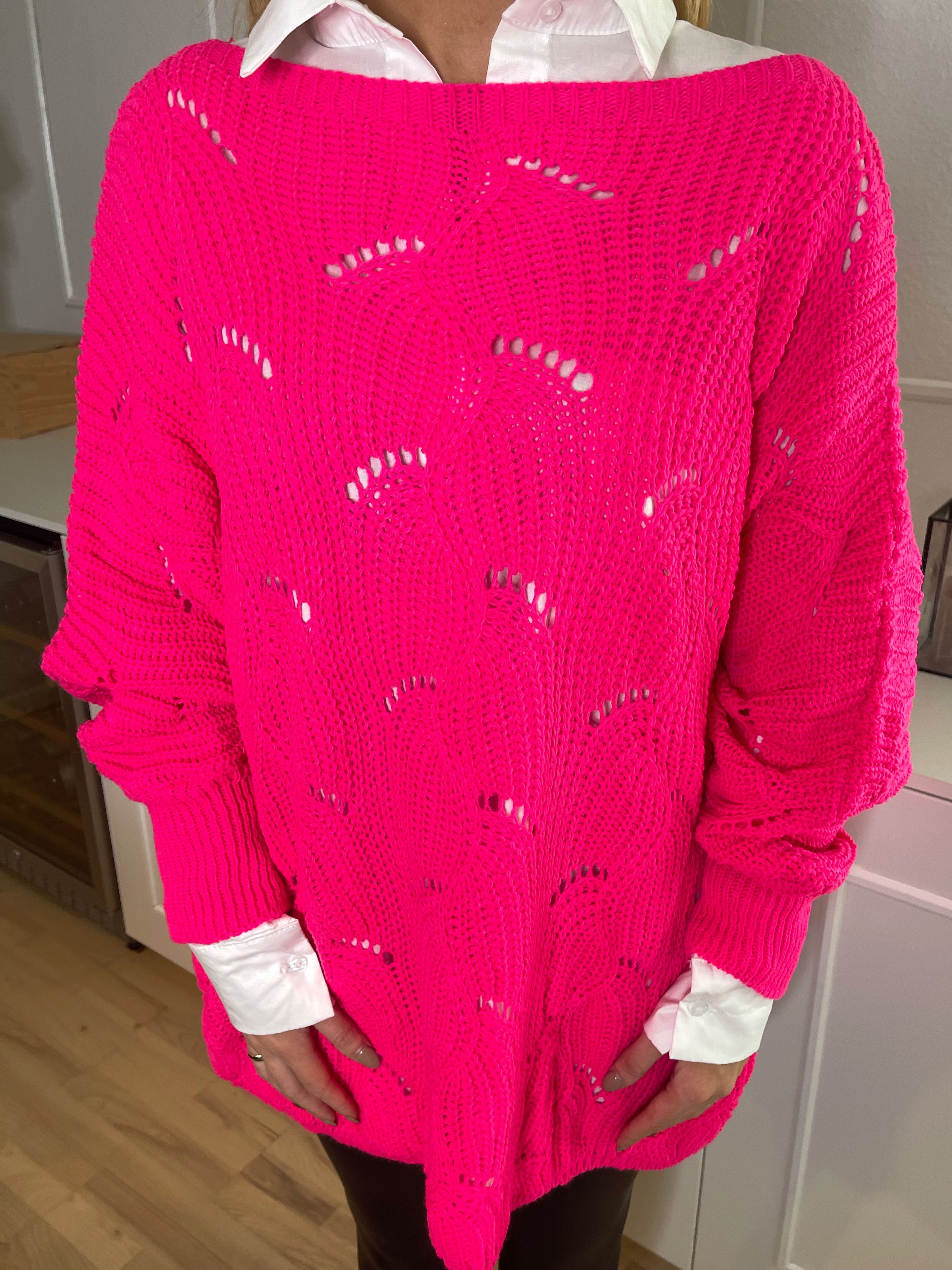 Manja - Stickad blus med hålmönster