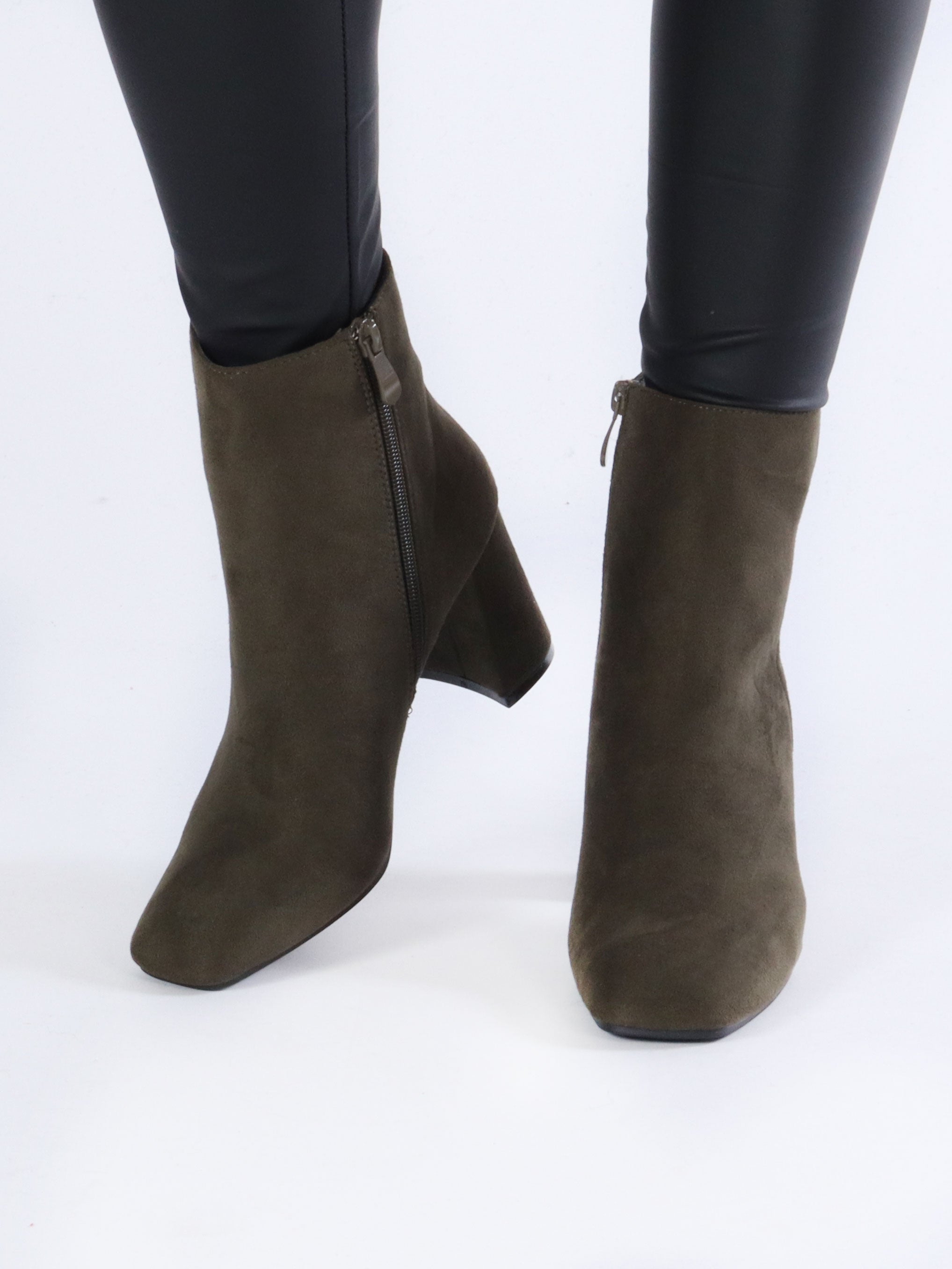 Manuela - Stövlar i mocka