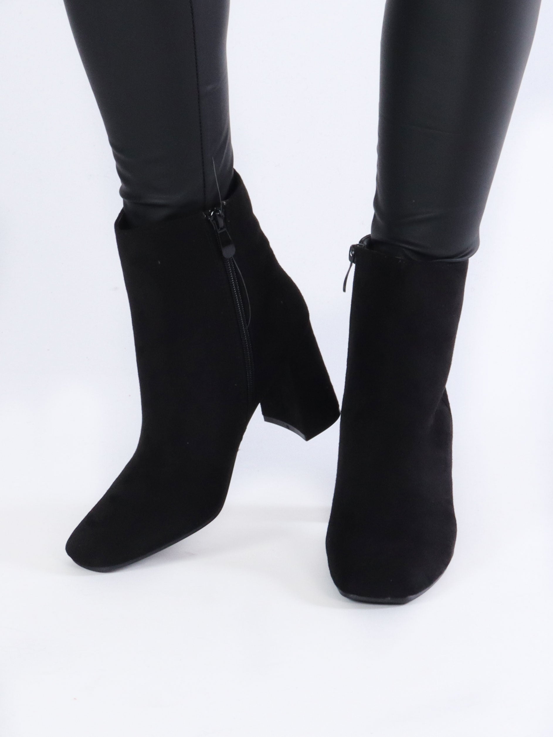 Manuela - Stövlar i mocka