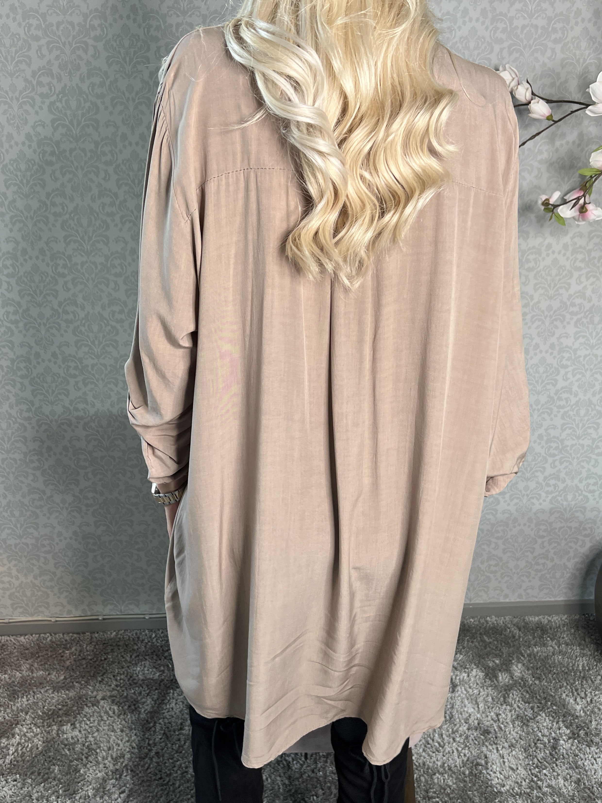 Marcelina - Fin skjorta med paljettfickor