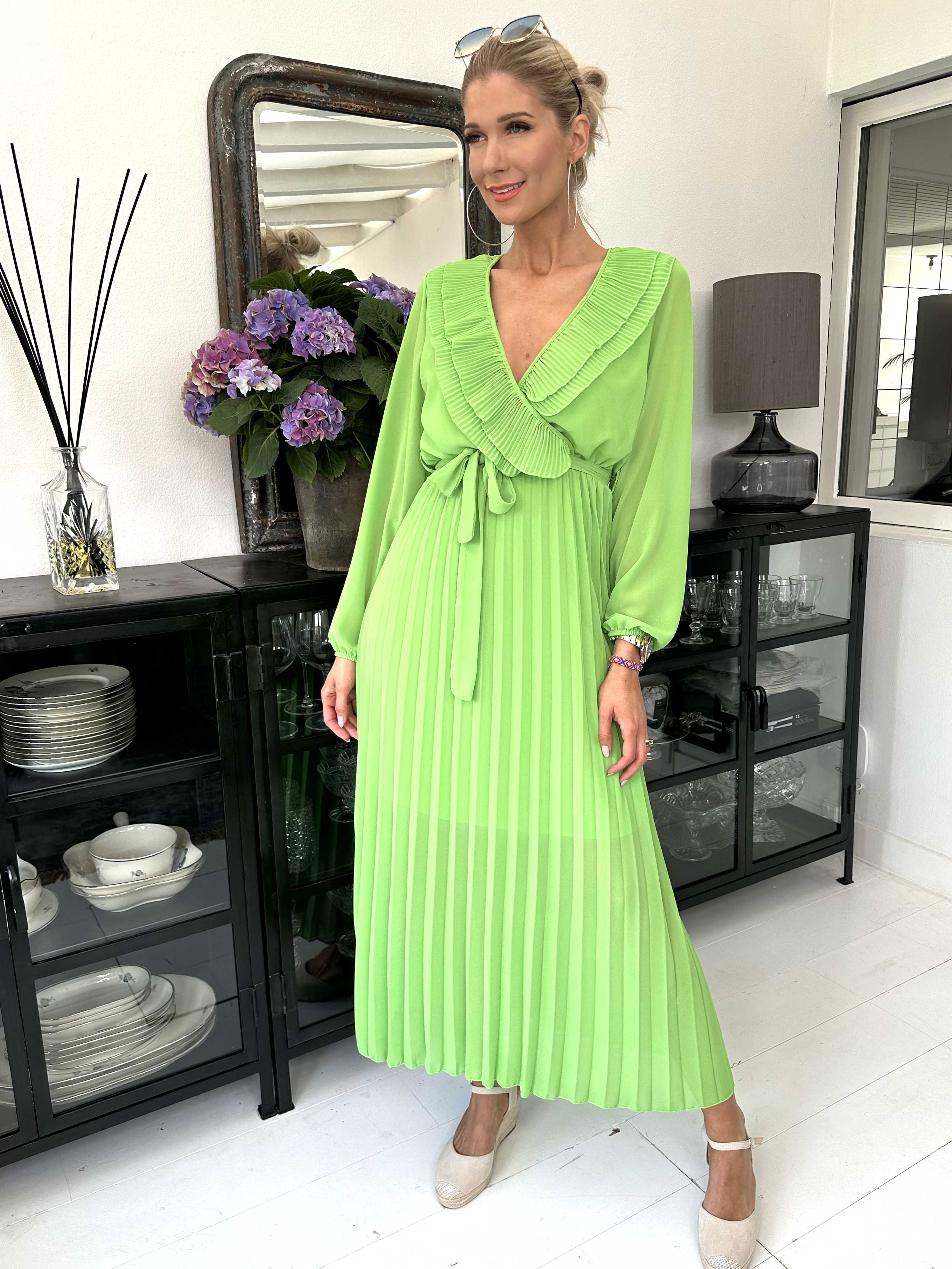 Marianna - Lång sommarklänning i chiffong med volangkant