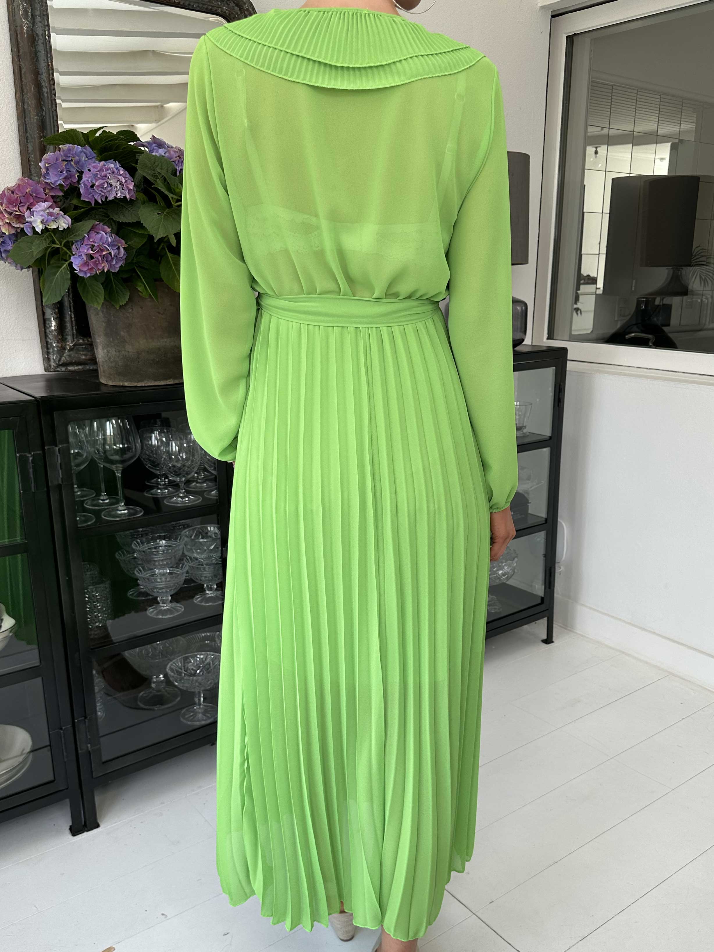 Marianna - Lång sommarklänning i chiffong med volangkant