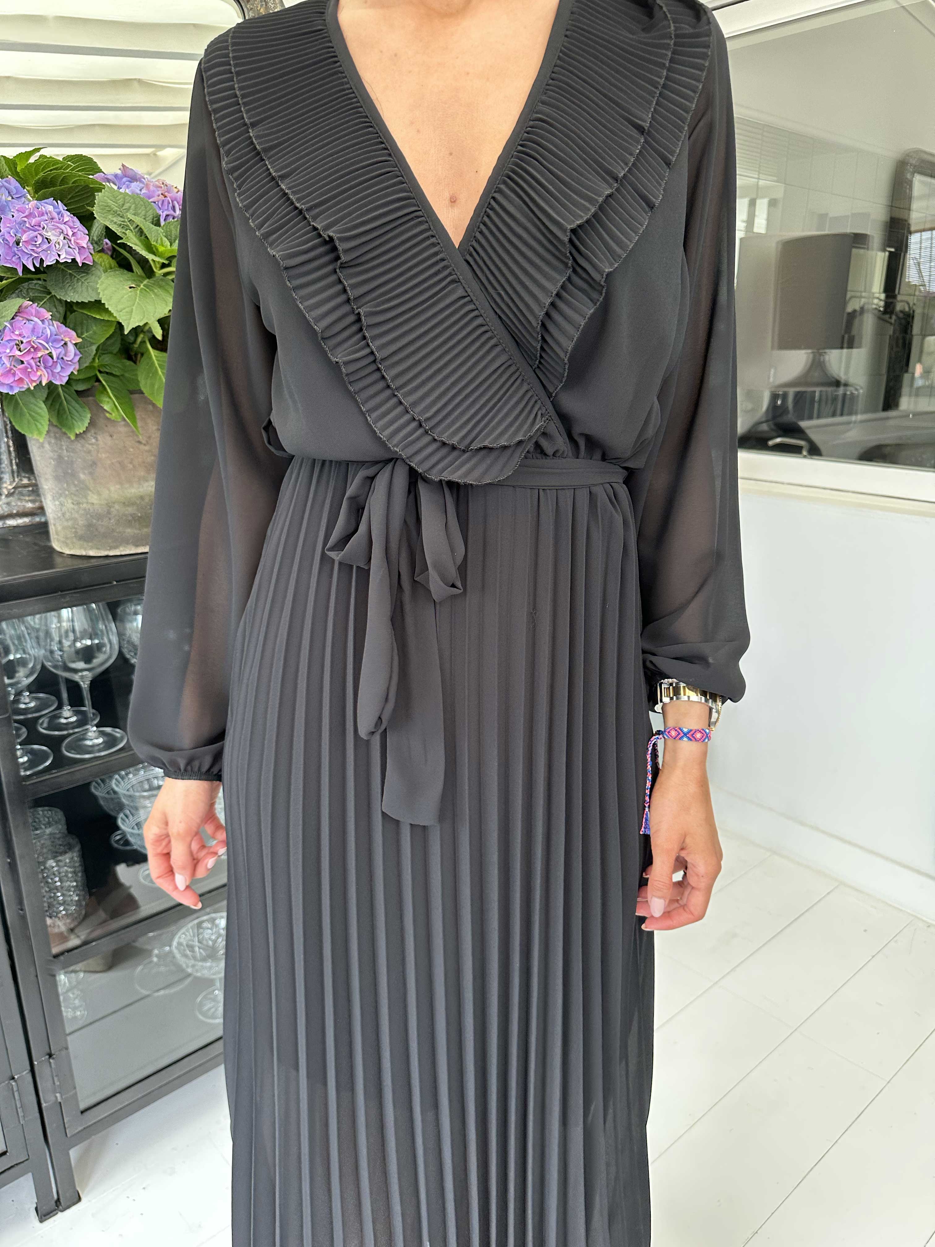 Marianna - Lång sommarklänning i chiffong med volangkant - Green