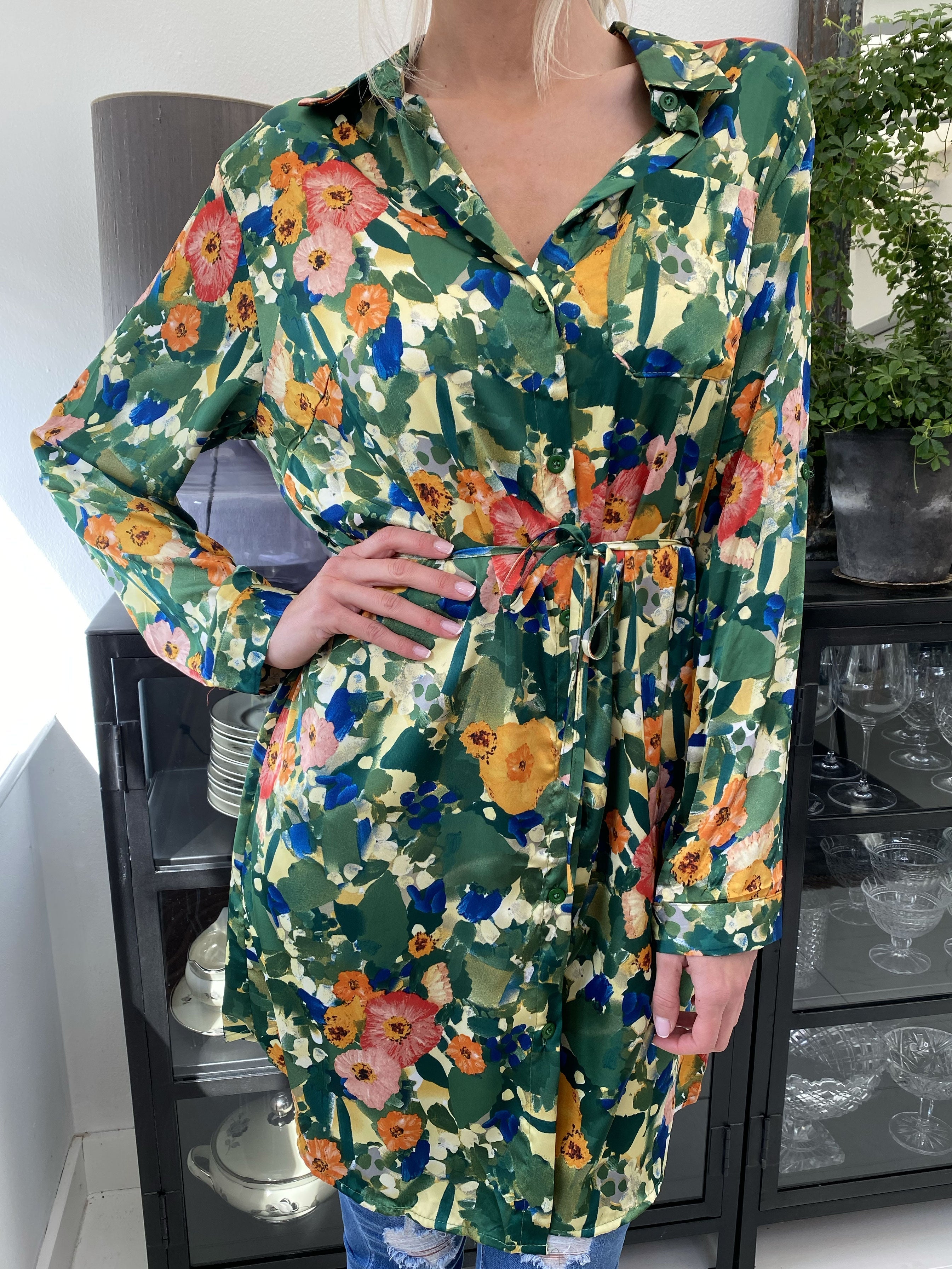 Marietia - Skjortklänning i silkeslook med blommigt tryck - Green