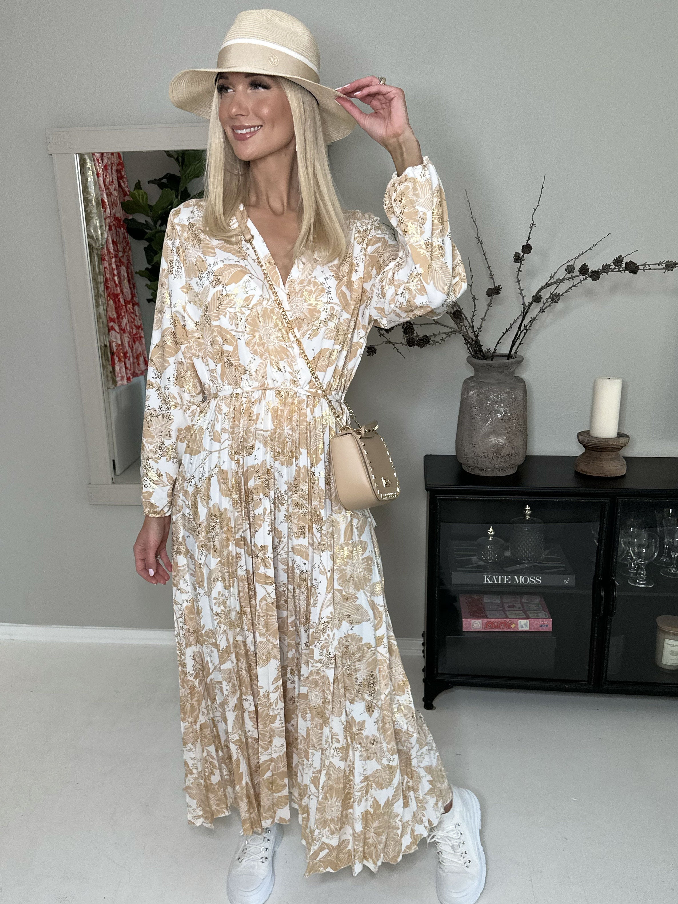 Marinella Flower - Vacker lång klänning med blomstermotiv