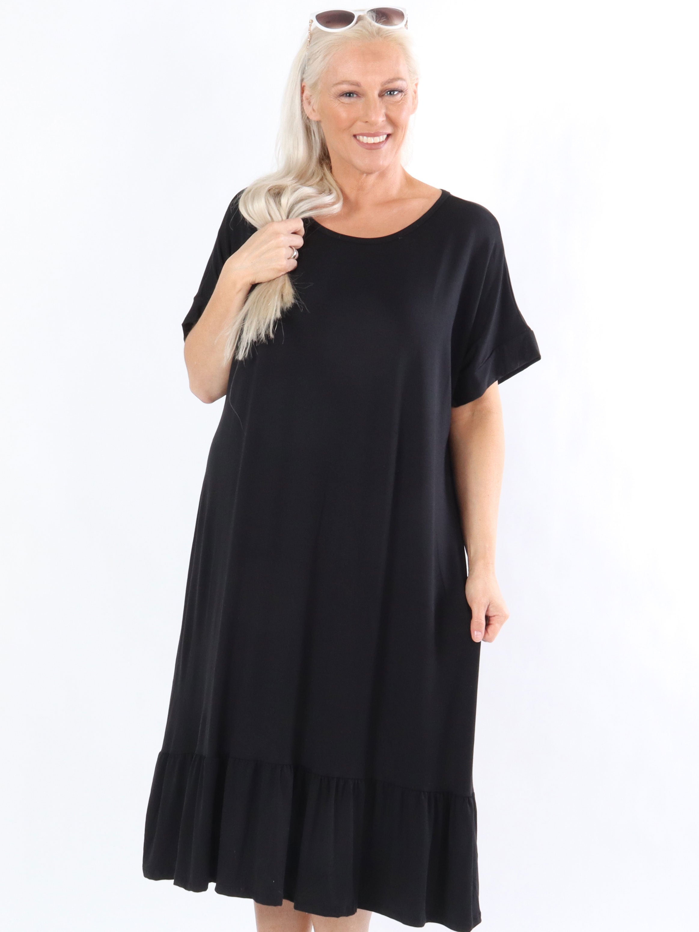 Marisol - Armégrön jerseyklänning med liten volangkant