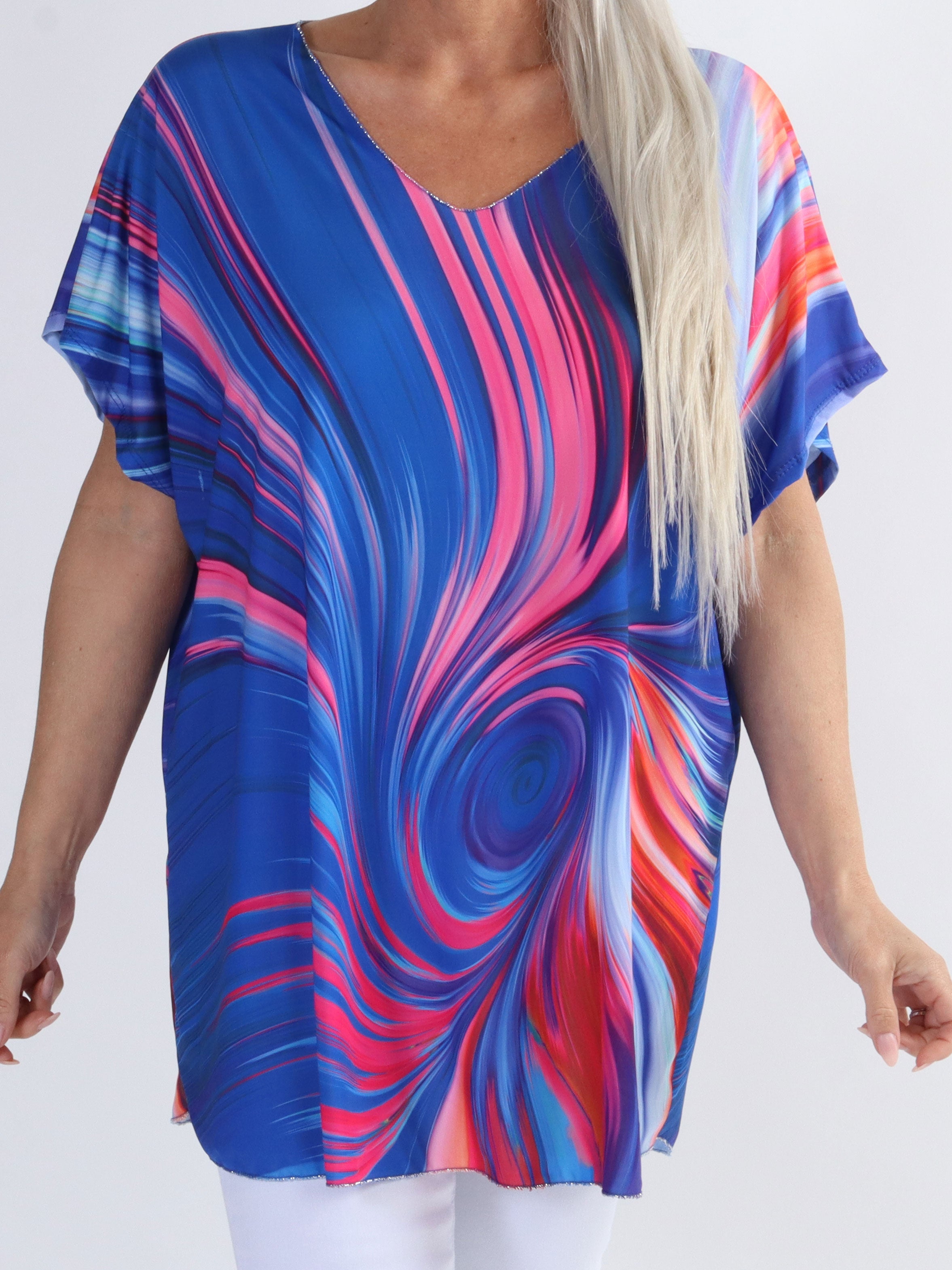 Meghan - Mångfärgad plus size blus med tunn glitterkant - Blue