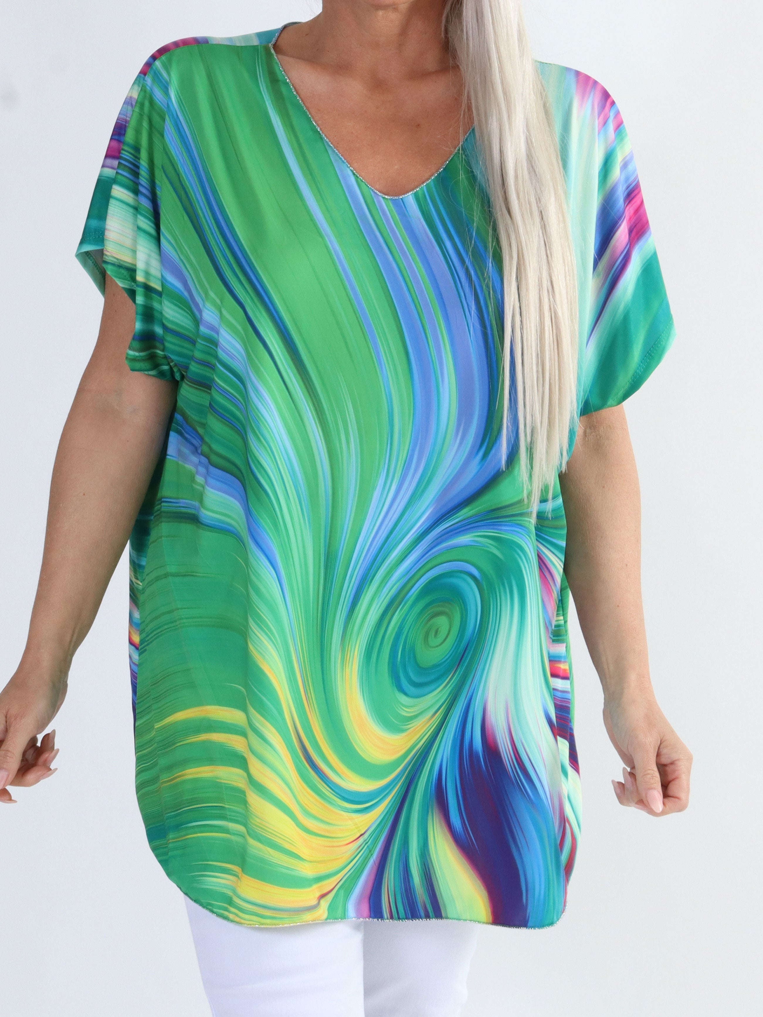 Meghan - Mångfärgad plus size blus med tunn glitterkant