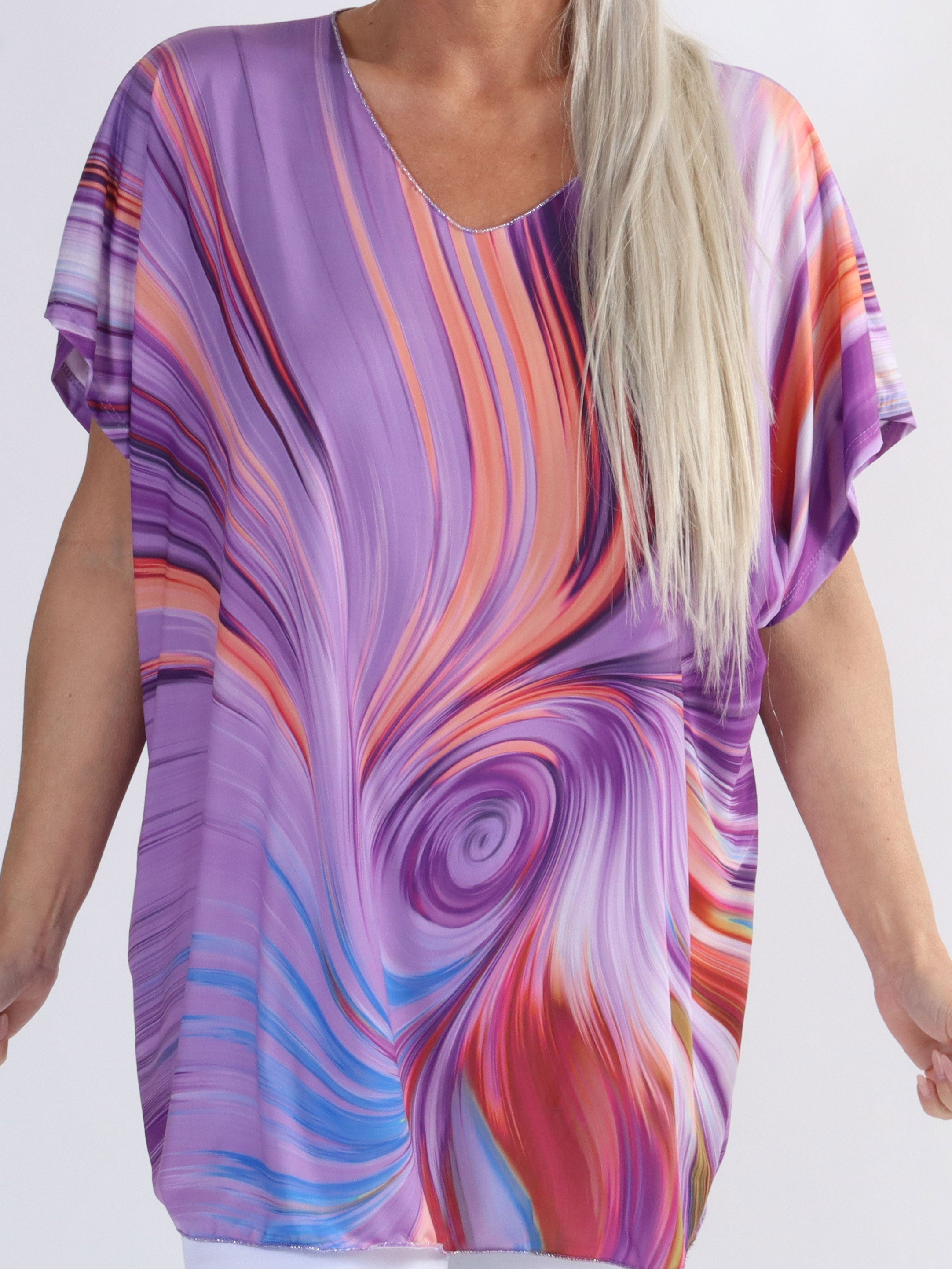 Meghan - Mångfärgad plus size blus med tunn glitterkant