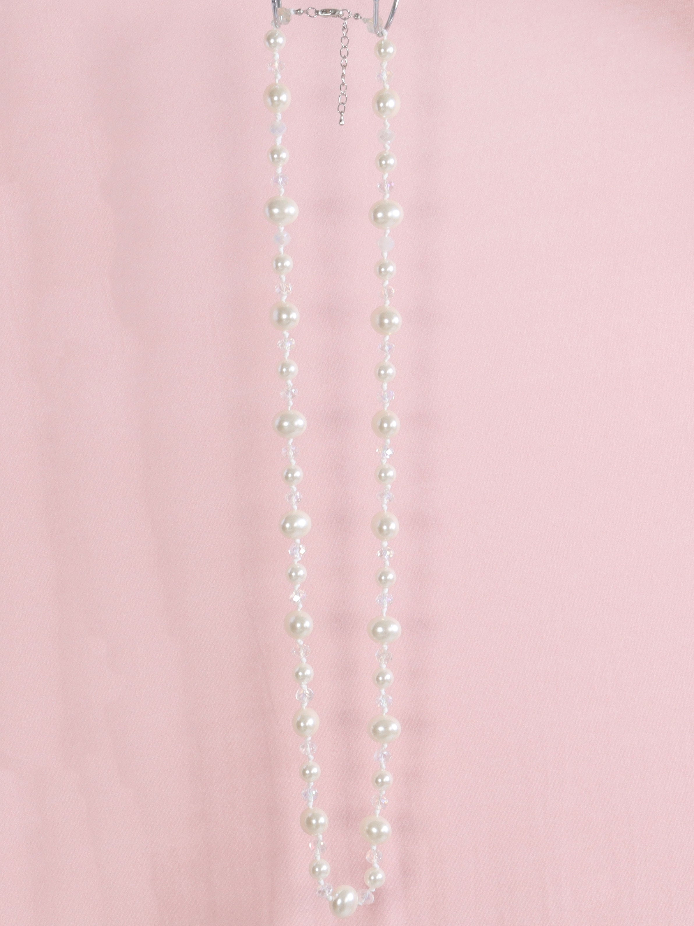 Melanie - Vackert vitt pärlhalsband