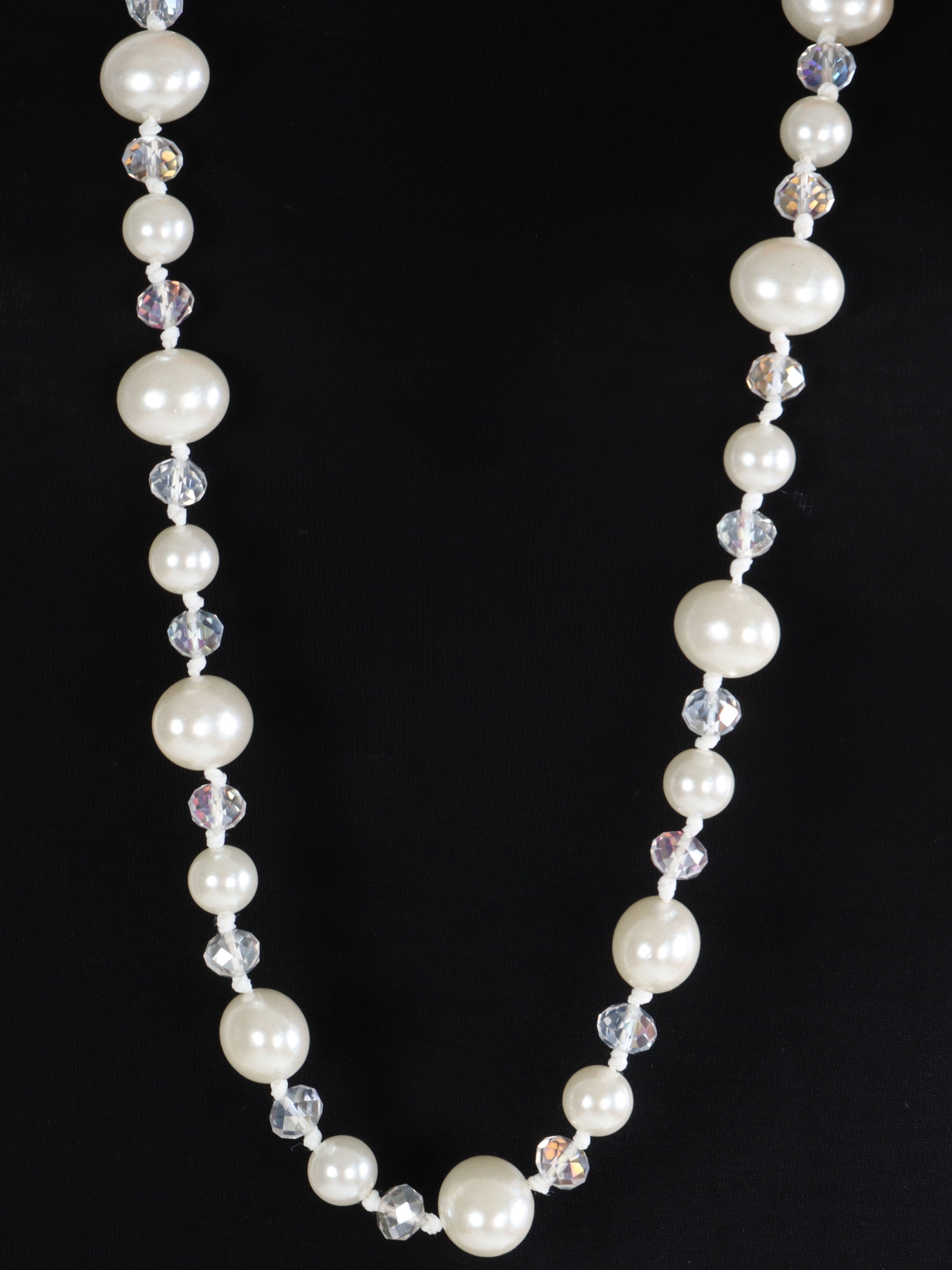 Melanie - Vackert vitt pärlhalsband