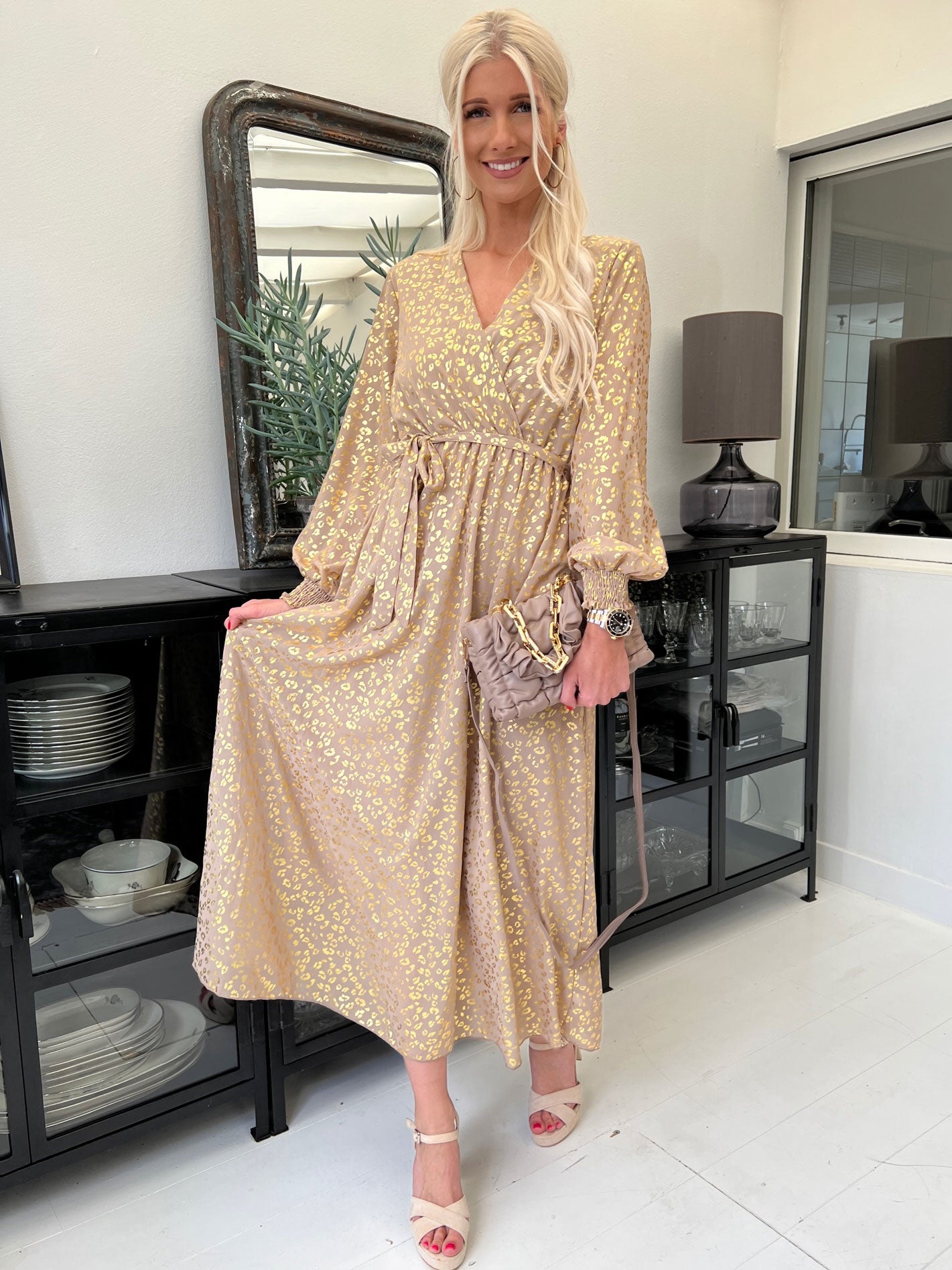 Melisse - Klänning med leopardtryck och resår under bysten